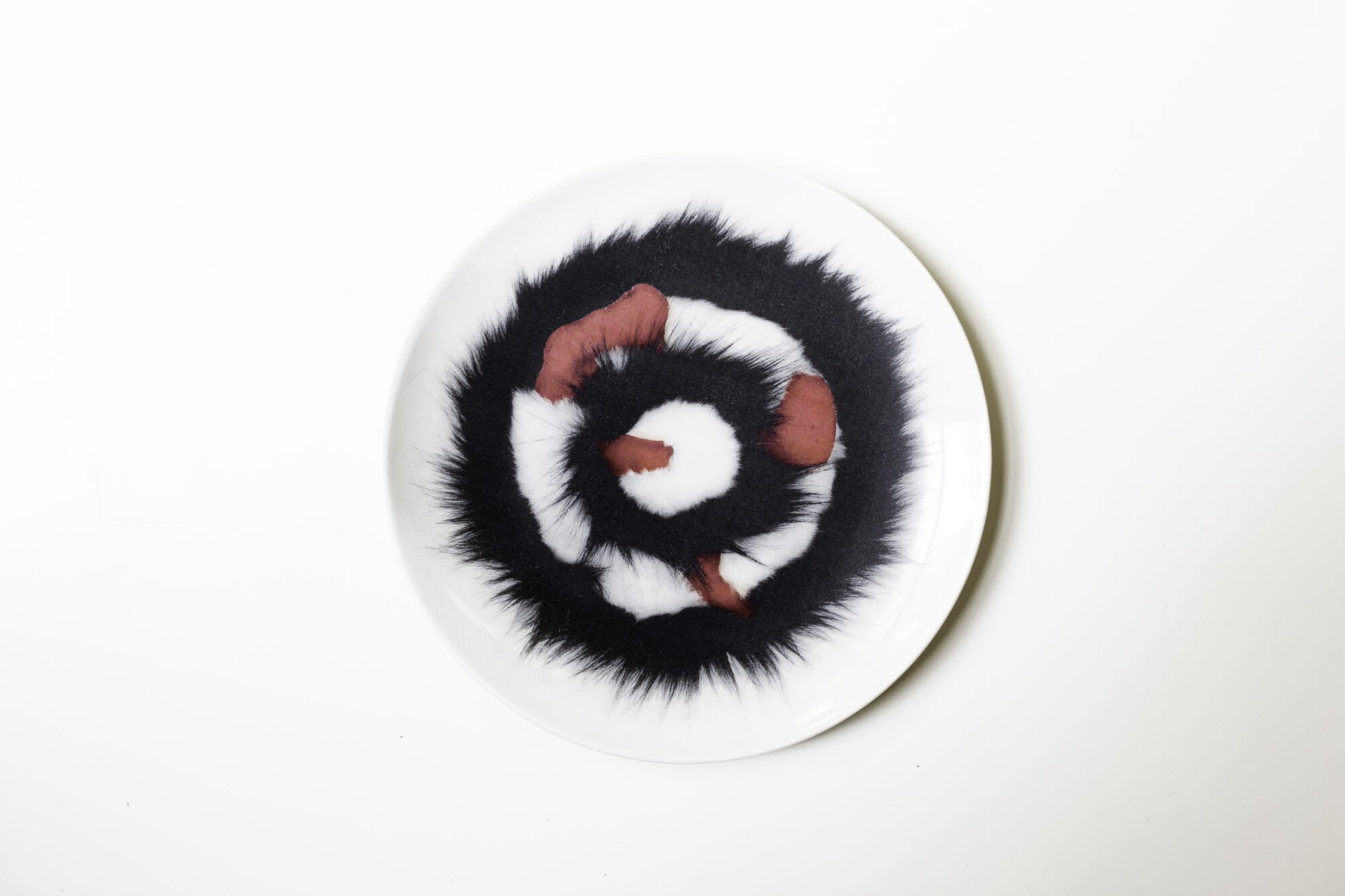 Plate with Fur Pouch
