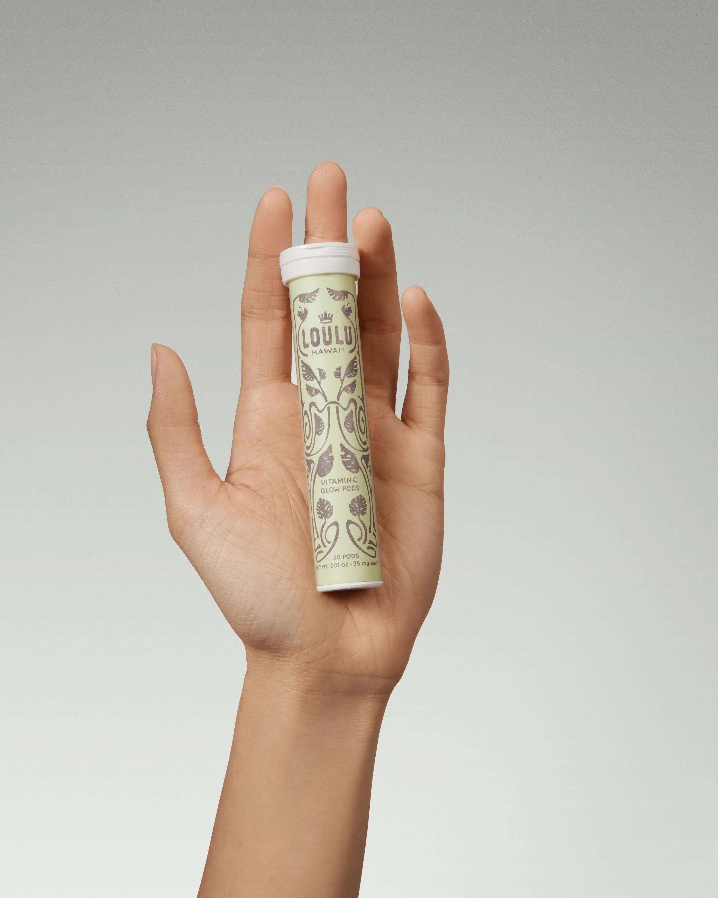 250225_Look_Loulu_Brand Content_Vitamin C Glow Pod_Hand Model_Shot 9_621.jpg