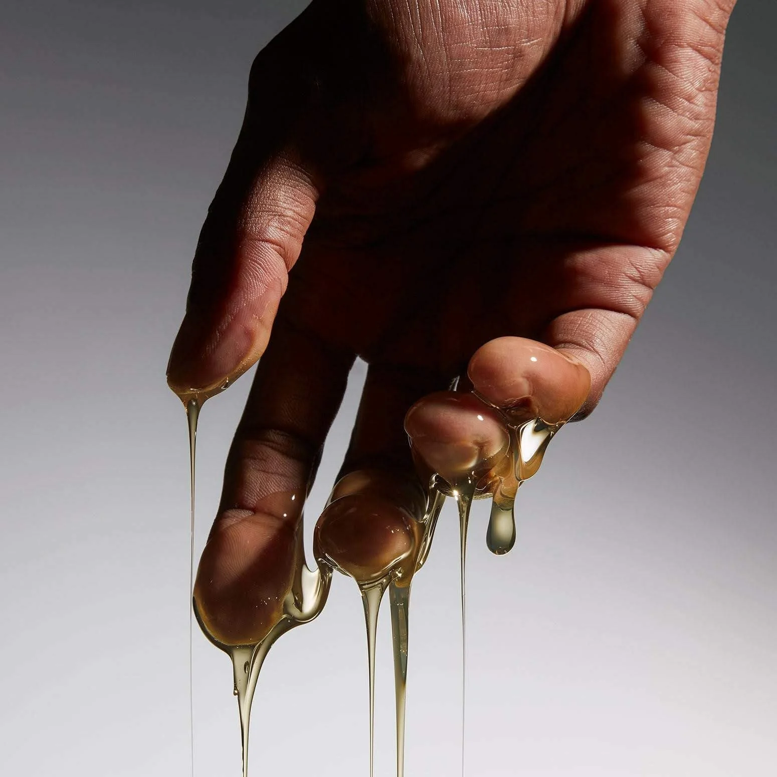 PHS_PUR_23_Digital_one-step_mattifying_facial_cleanser_hand_texture_1550x1550_595c5088-f429-4f14-8d7a-536be09497a0.jpg