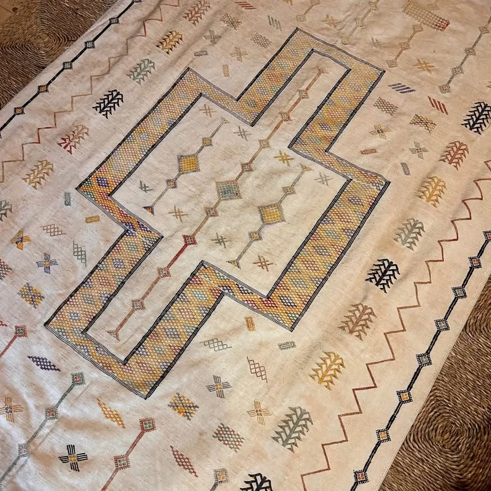 MOROCCAN BERBER HAND STITCHED CREAM RUG