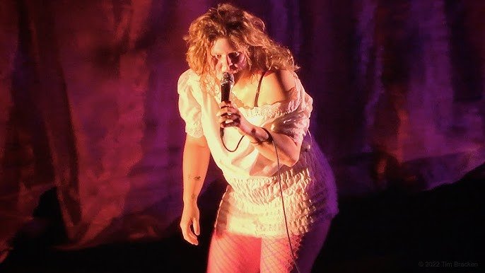 Grace Ives Sets the Stage for Arenas at Lincoln Hall