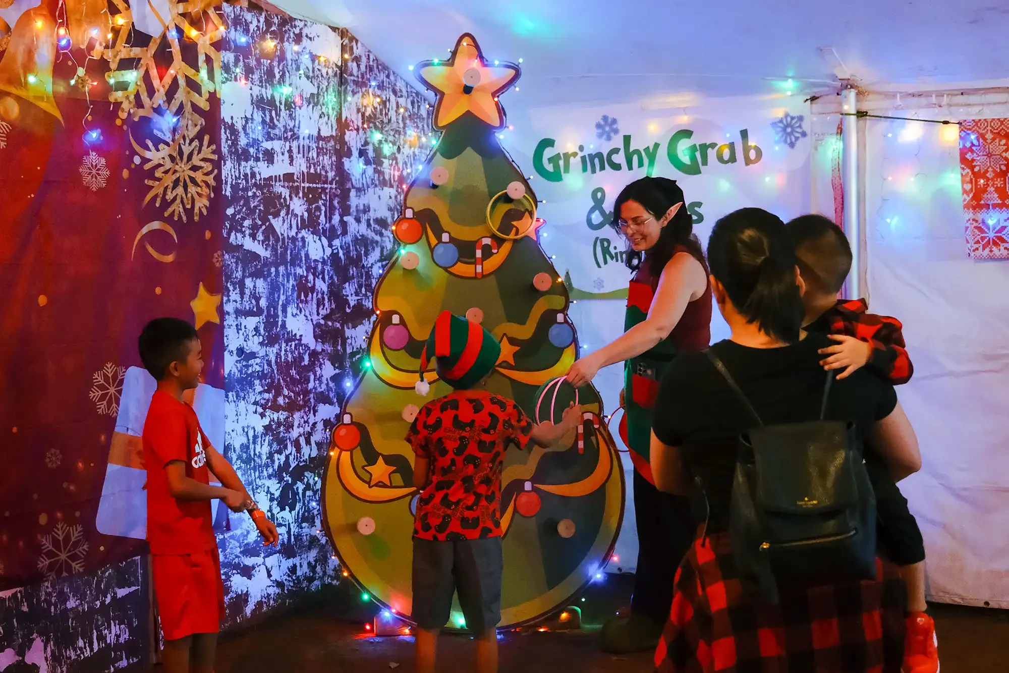 At the Winter Wonderland of Holiday Lights Tour, you can enjoy the games and crafts.