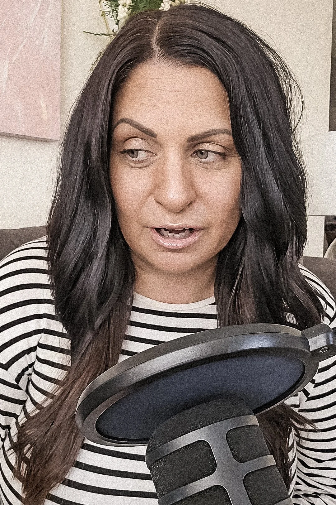 Meet Maria, The Reinvention Queen, helping women over 40 come back to themselves, rebuild self-trust, and consciously create their next chapter.
