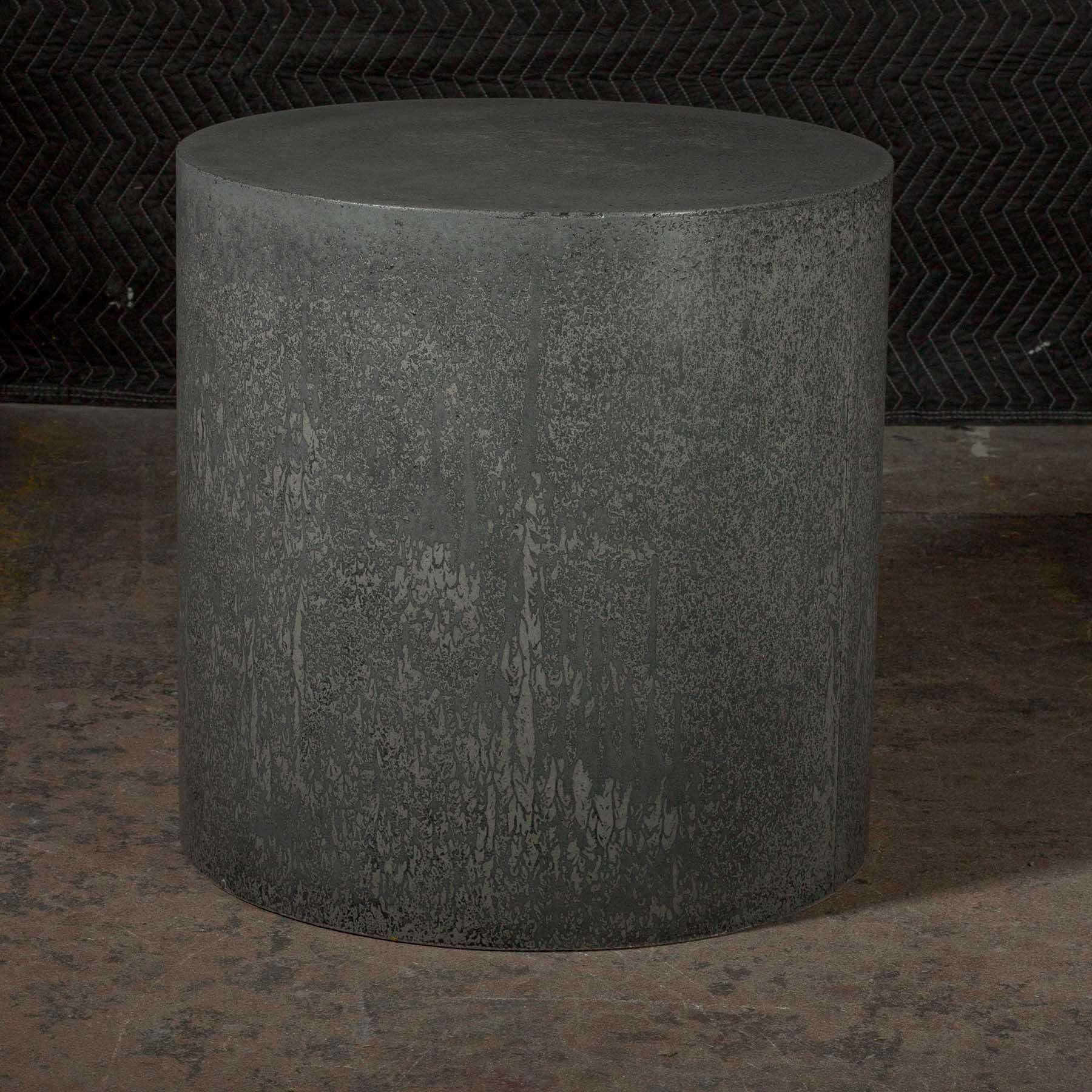 line-zero_slow-flow_concrete-cylinder_texture.jpg