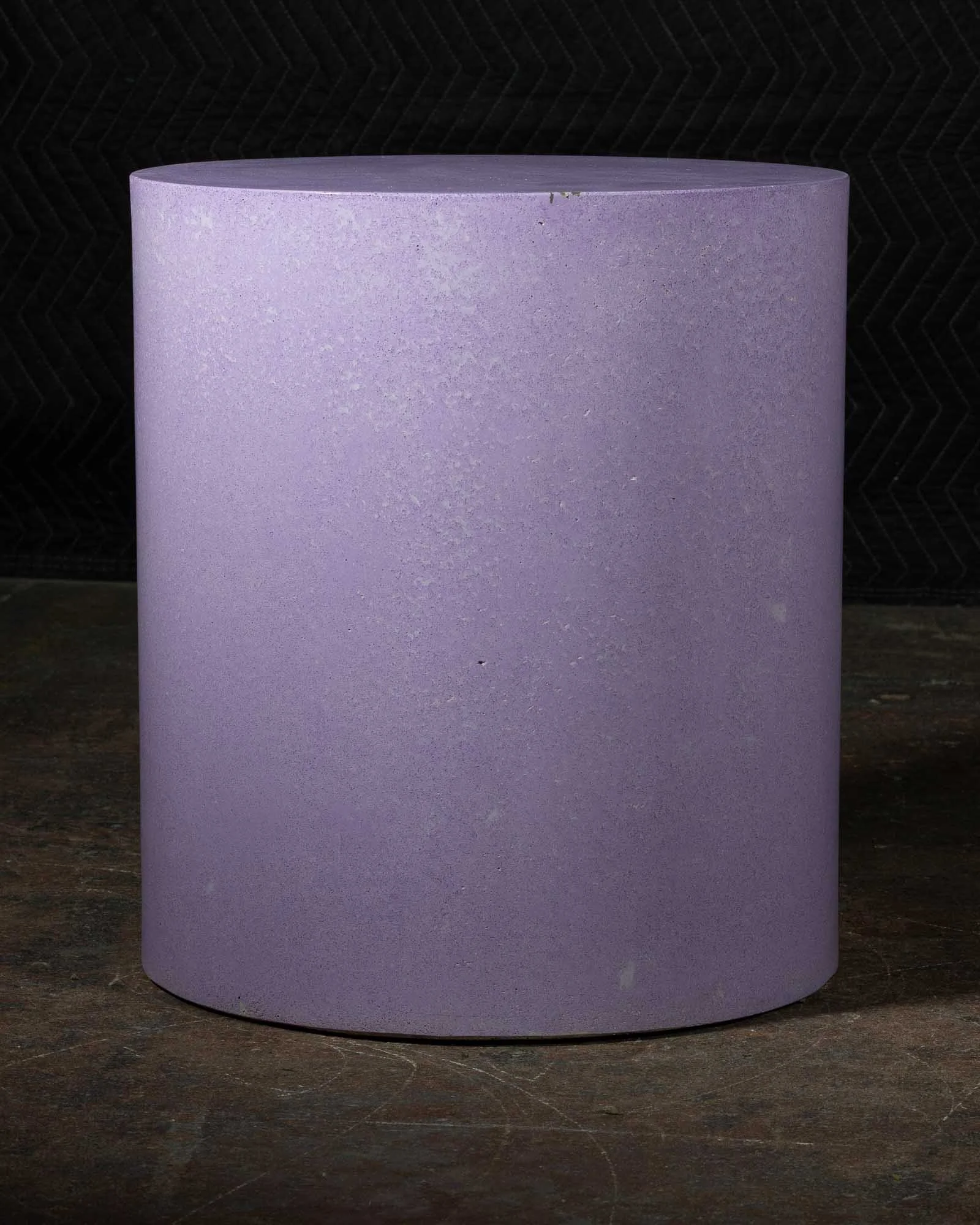 line-zero_number-9_lavender-pigmented-concrete-cylinder_detail-02.jpg