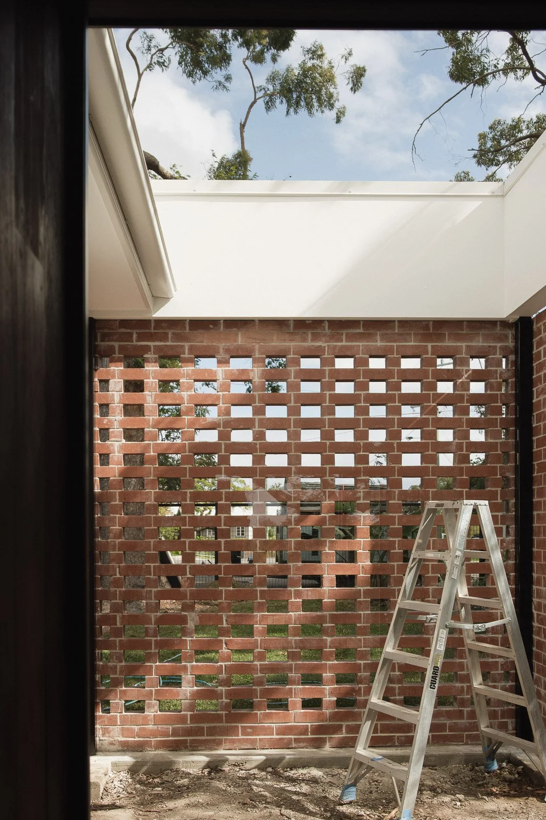 TARRAGINDI-YardWithAHome-3.jpg