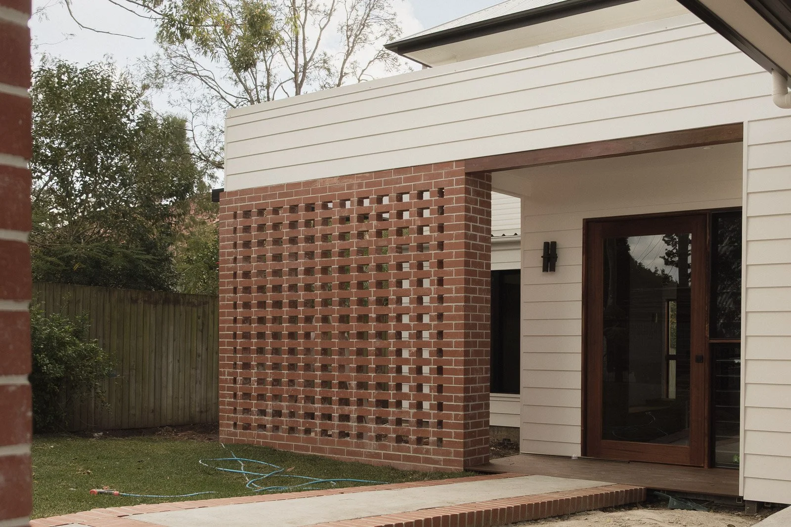 TARRAGINDI-YardWithAHome-2-2.jpg