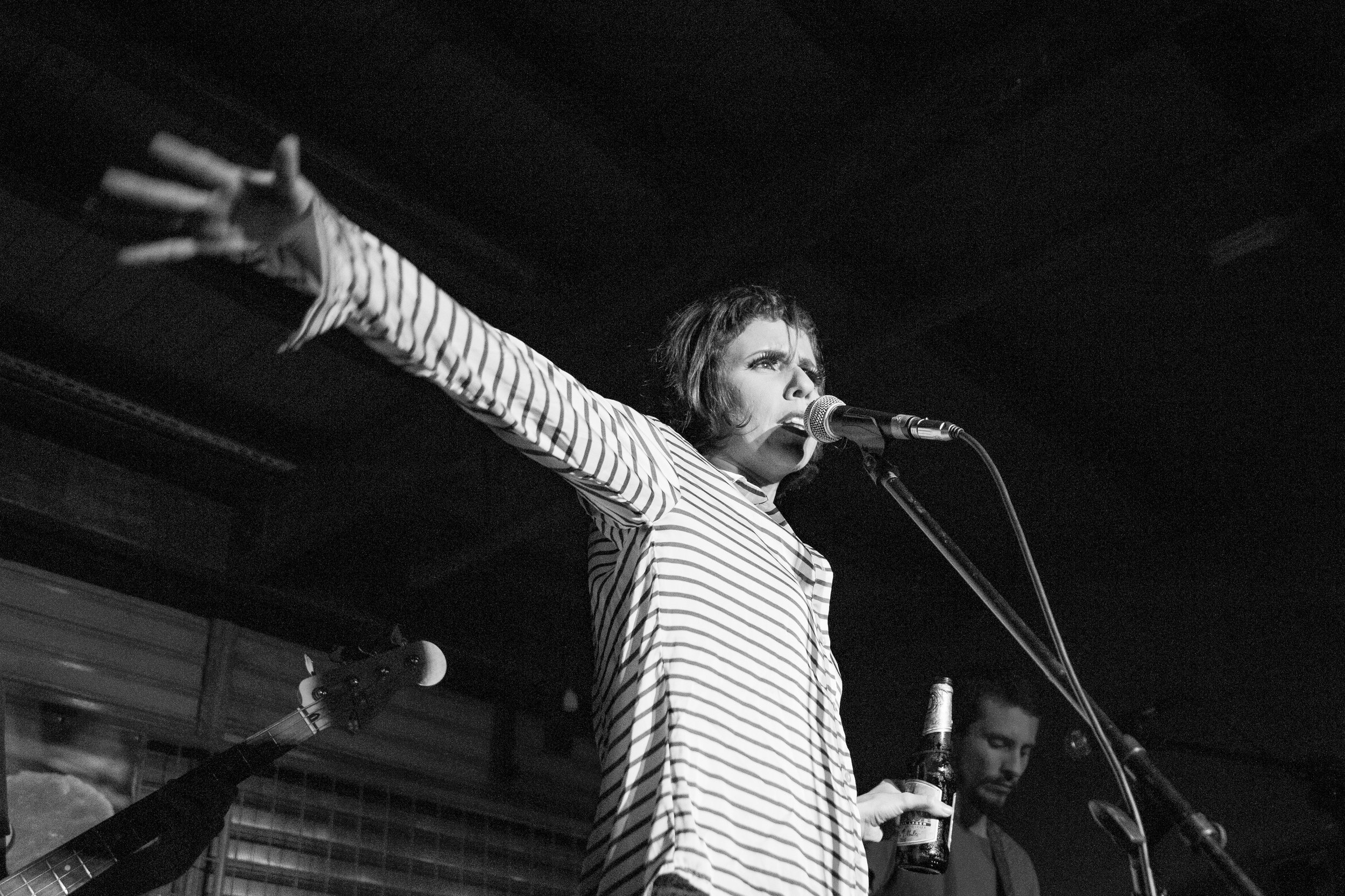 2018-06-19_Mayara Pera_lançamento single Alice-33.jpg