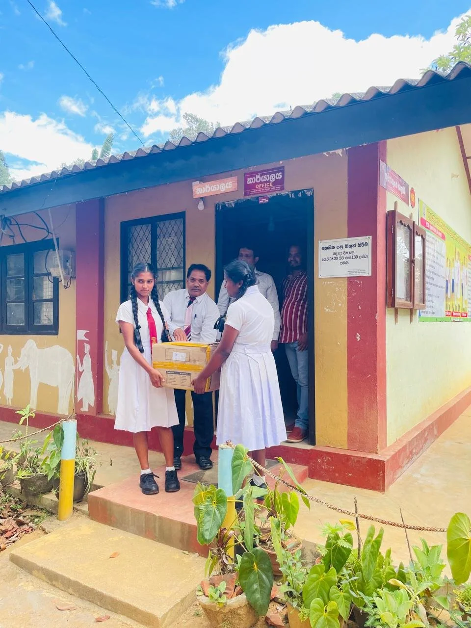 Lunuwatte Madya Maha Vidyalaya School Begins Its English Language Library