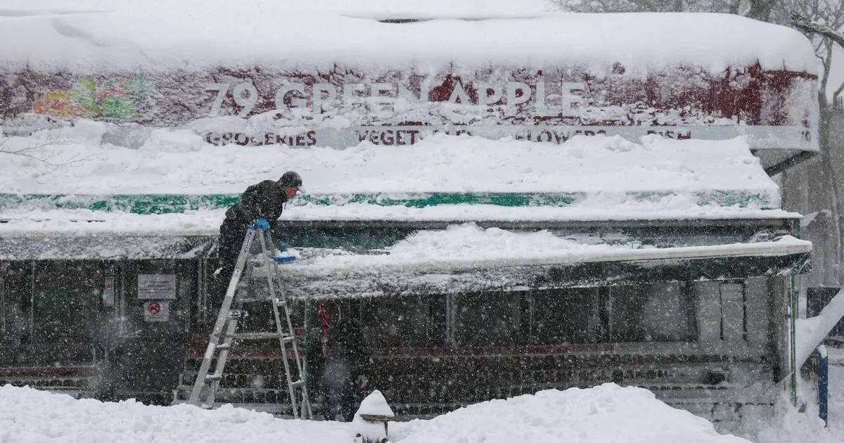 First Blizzard in 10 years hits New York City