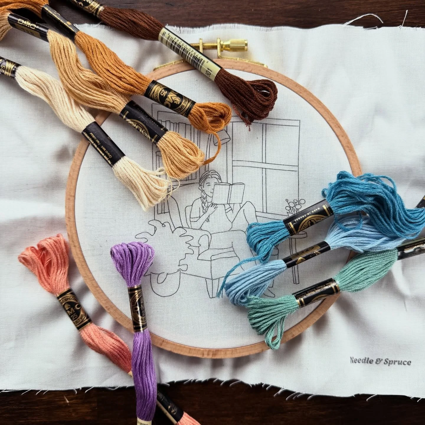 Thinking about colors 💭 

&hellip;and whether this lady will turn into a kit or a downloadable pattern! Downloadables would be new for me, but I am entertaining the idea as another entry point into embroidery (beyond kits and dissolvable stickers). 