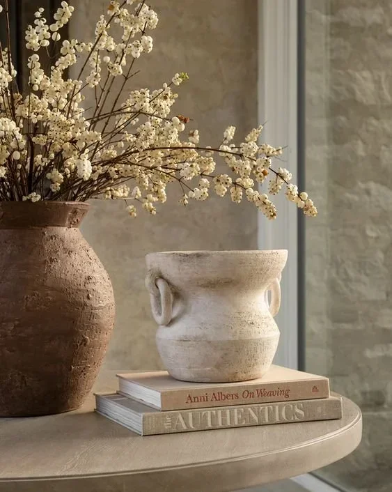 6 Organic Vase Favorites - Timeless Elegance for Every Interior