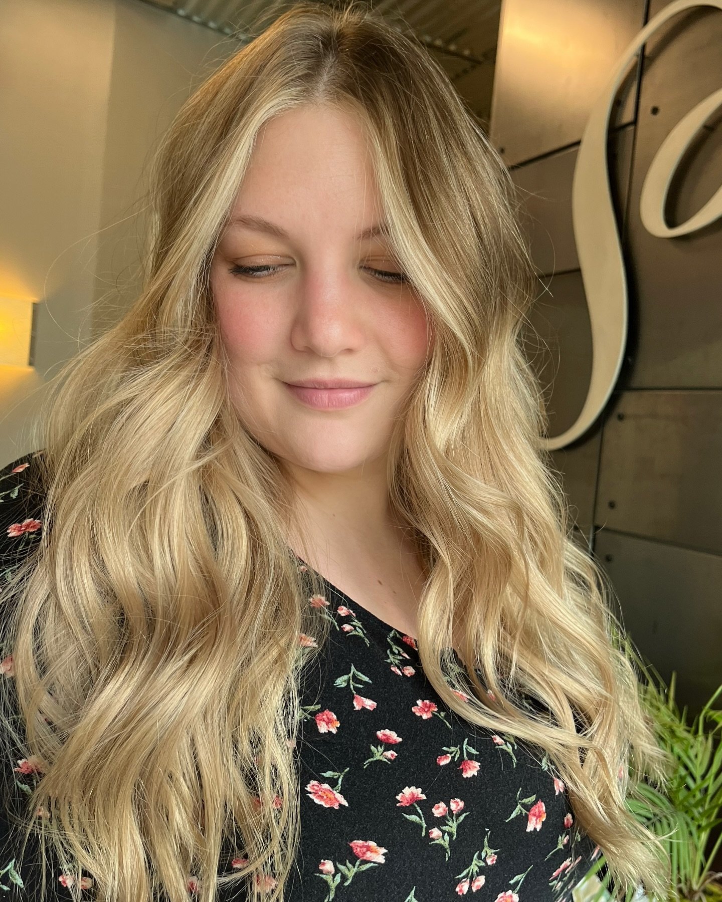 Told myself I&rsquo;d post more in 2025, but the world&rsquo;s been a bit of a dumpster fire 🙃 at least it&rsquo;s my favorite time of year &mdash; blonding season ☀️

Now booking for summer! Heads up: the salon will be closed July 3&ndash;10. Snag 
