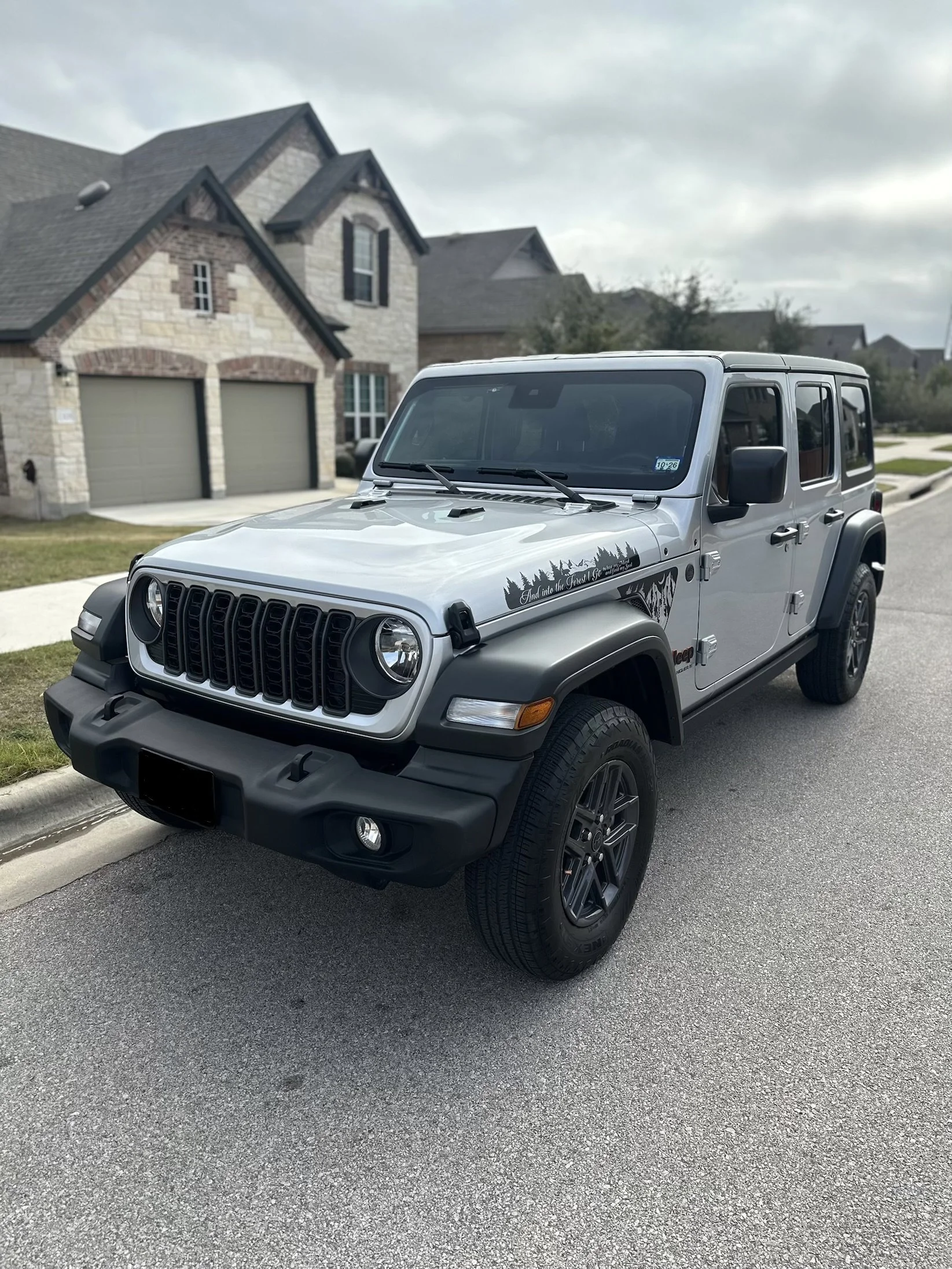 Silver Jeep looking like new after exterior detail in Pflugerville Texas