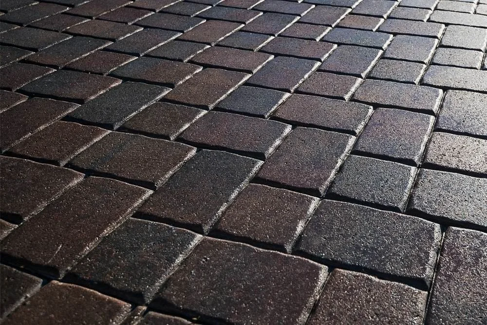  Wet look paver sealing finish with deeper color and surface sheen