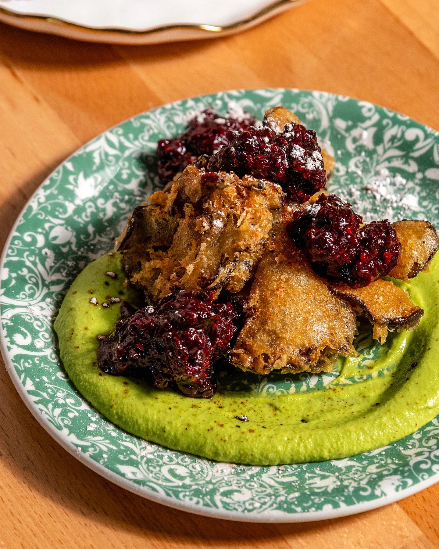 💥 New on the dinner menu >> tempura fried mushrooms.

Out of the fryer with a shell that shatters, then the puree underneath turns it green and grassy with a little anise-sweetness from the tarragon. Pickled mushroom brings the deep, funky tan