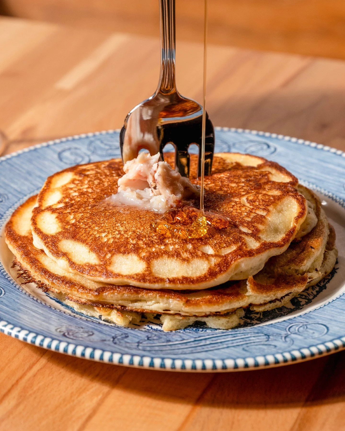 💥 These take the cake&hellip; Marrow Cakes >> fluffy pancakes topped with whipped bone marrow, rich and buttery, melting right in.

Brunch is on 10am to 3pm Saturdays, and 10am to 4pm Sundays >> come through, Detroit!