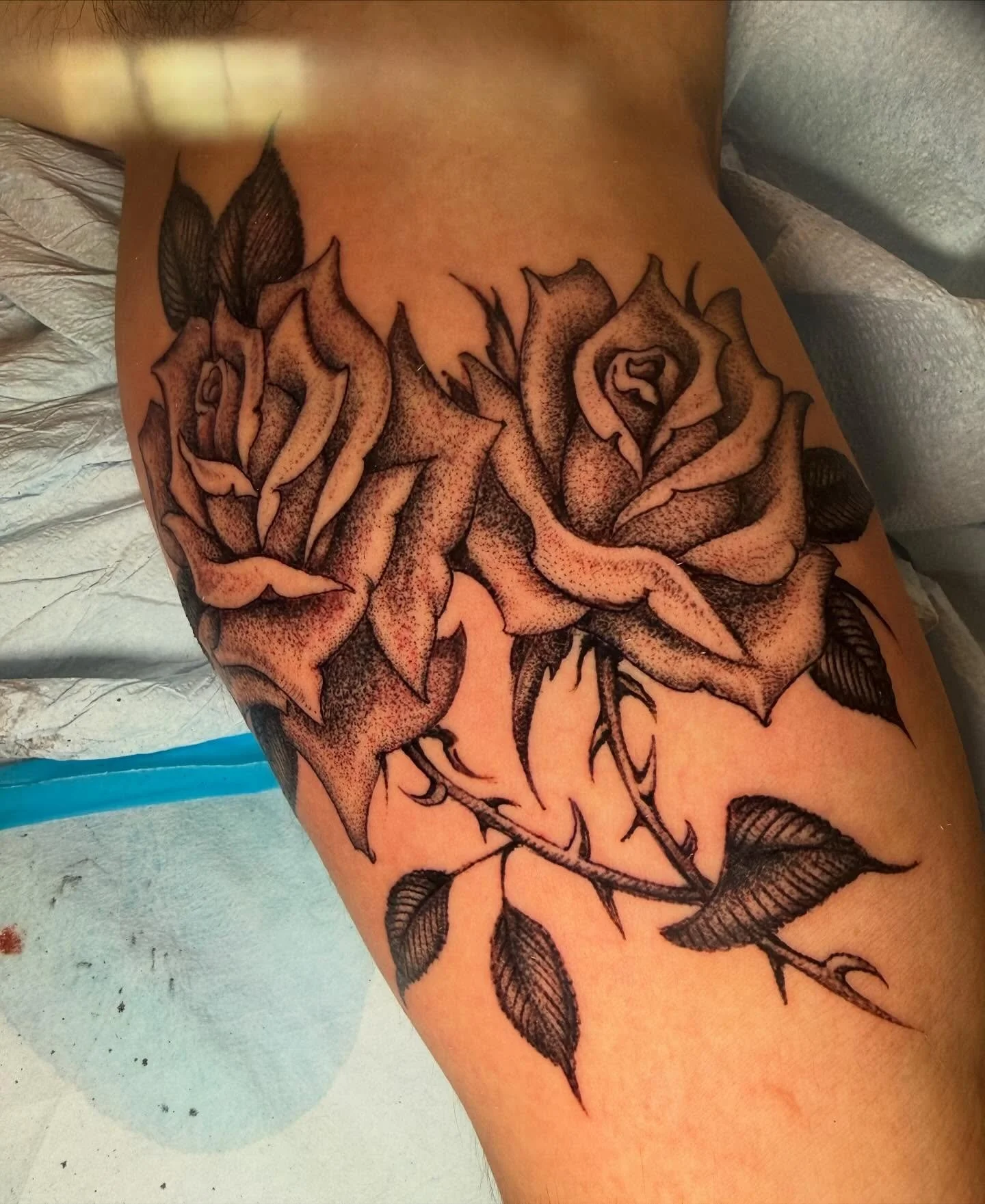 Roses in Rose City made with my favorite stippling set up. @og_produce direct drive and 1403&rsquo;s. Only @houseofgracetattoo