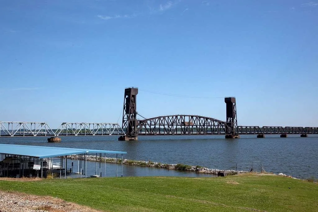 railroad-bridge-decatur-alabama-2142f0-1024.jpg