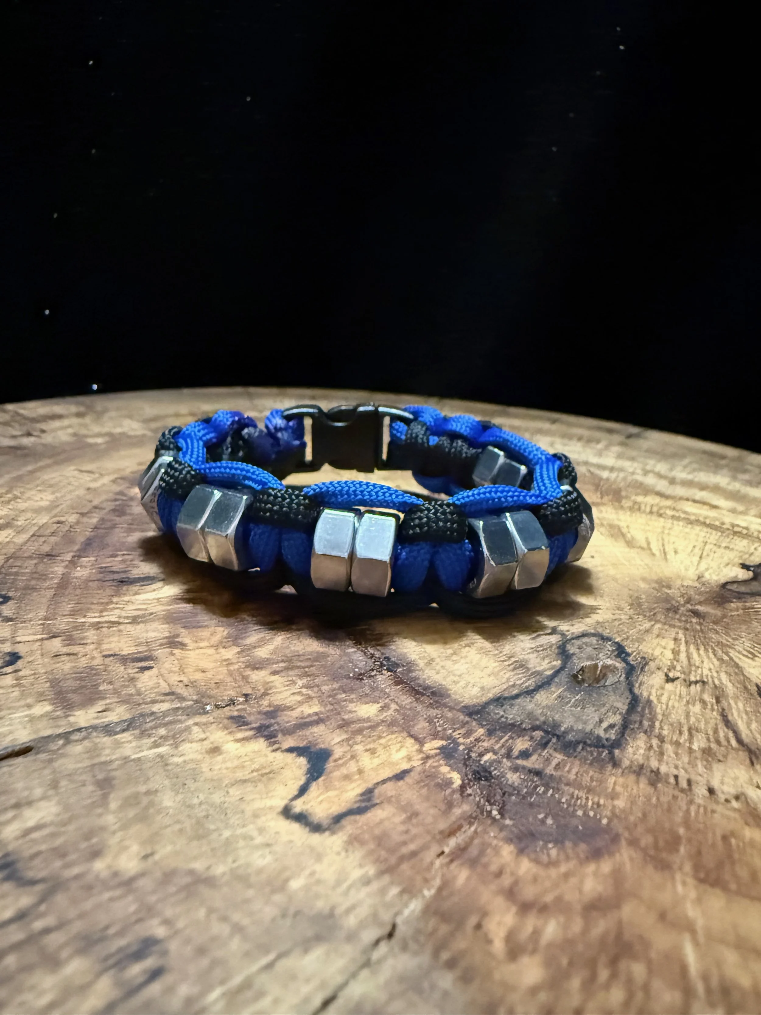 DEEP CURRENT FIDGET BRACELET ( blue & black, silver-tone)
