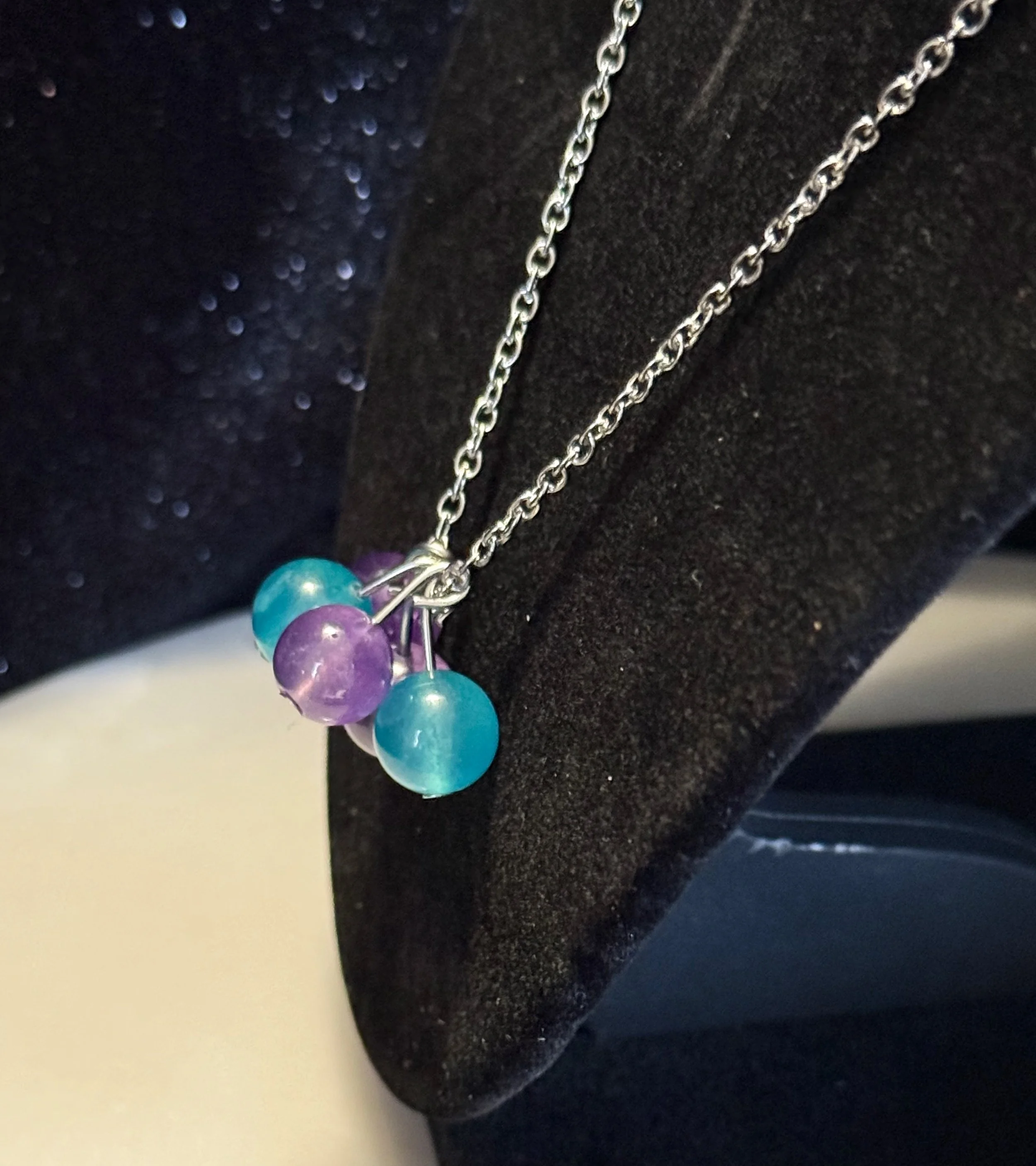 Peacock Fidget necklace pic 4 12.18.25 - 1.jpeg