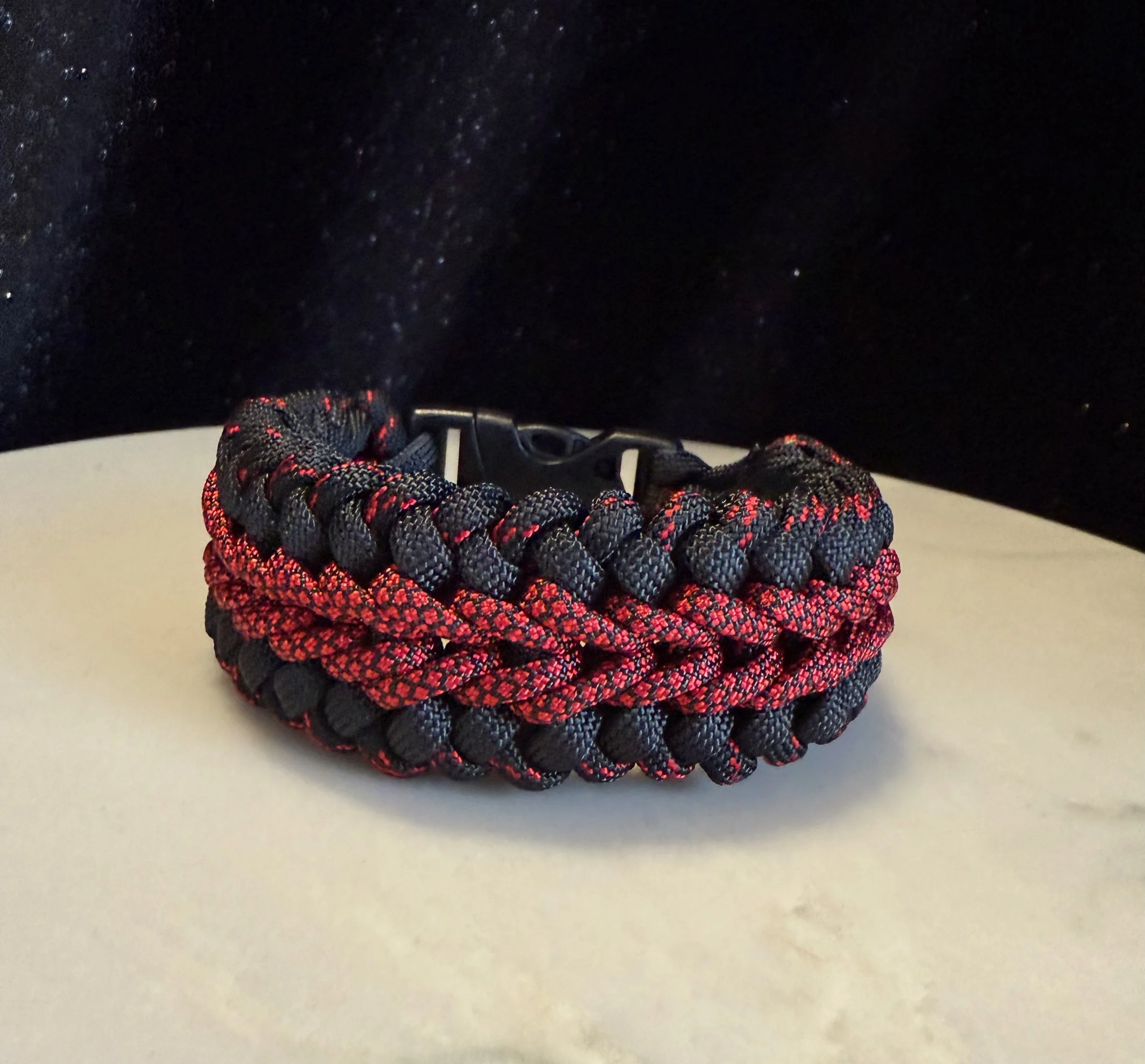REDLINE OPS SANCTIFIED WEAVE PARACORD FIDGET BRACELET (red & black)