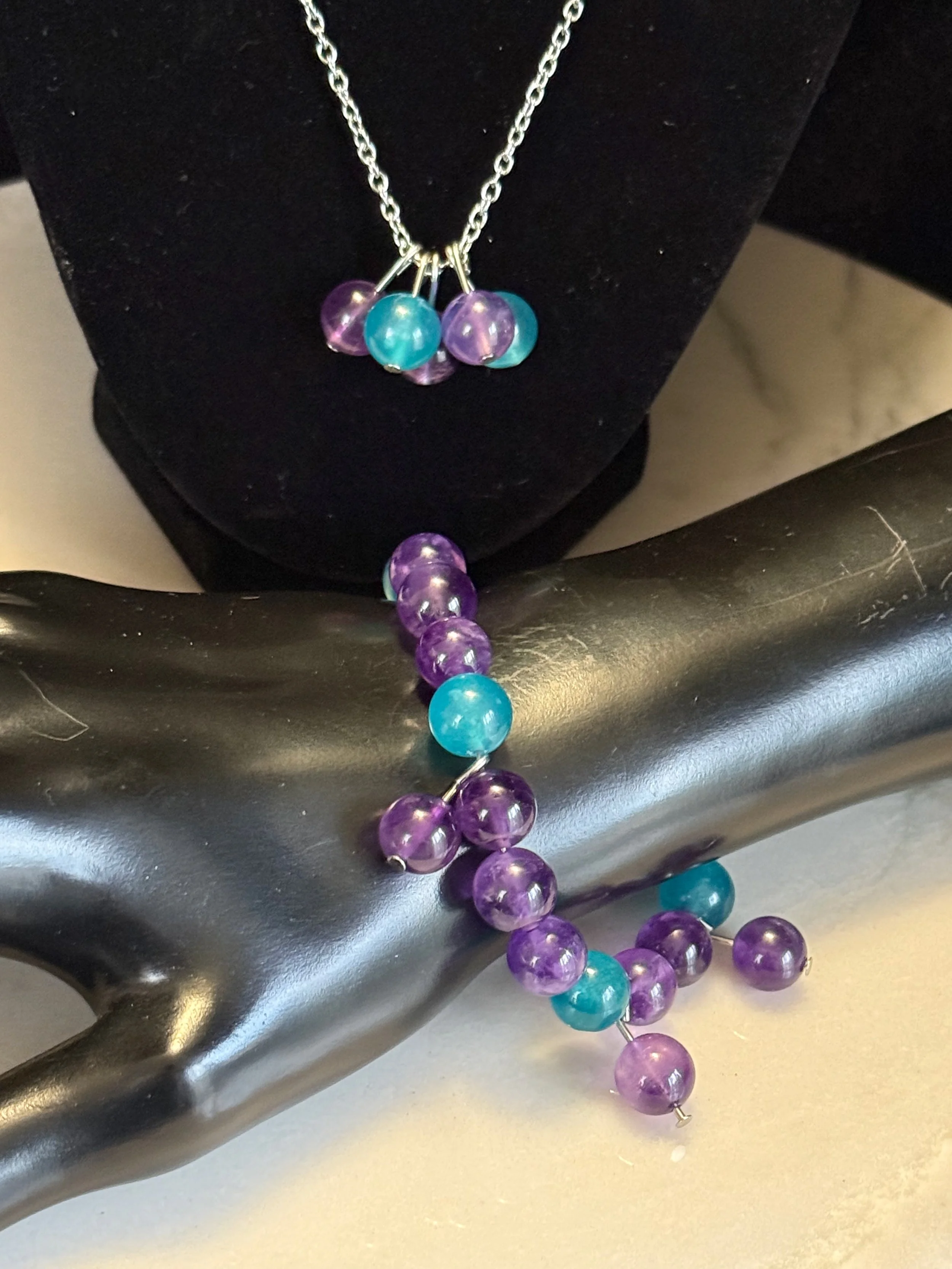 Peacock Fidget necklace pic 2 12.18.25 - 1.jpeg