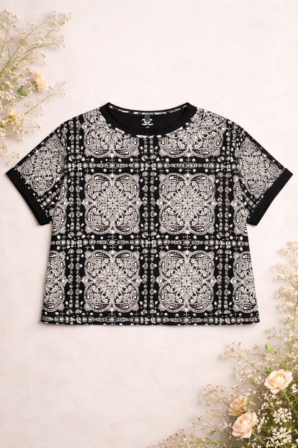 Converse – Bandana Print Athleisure Set