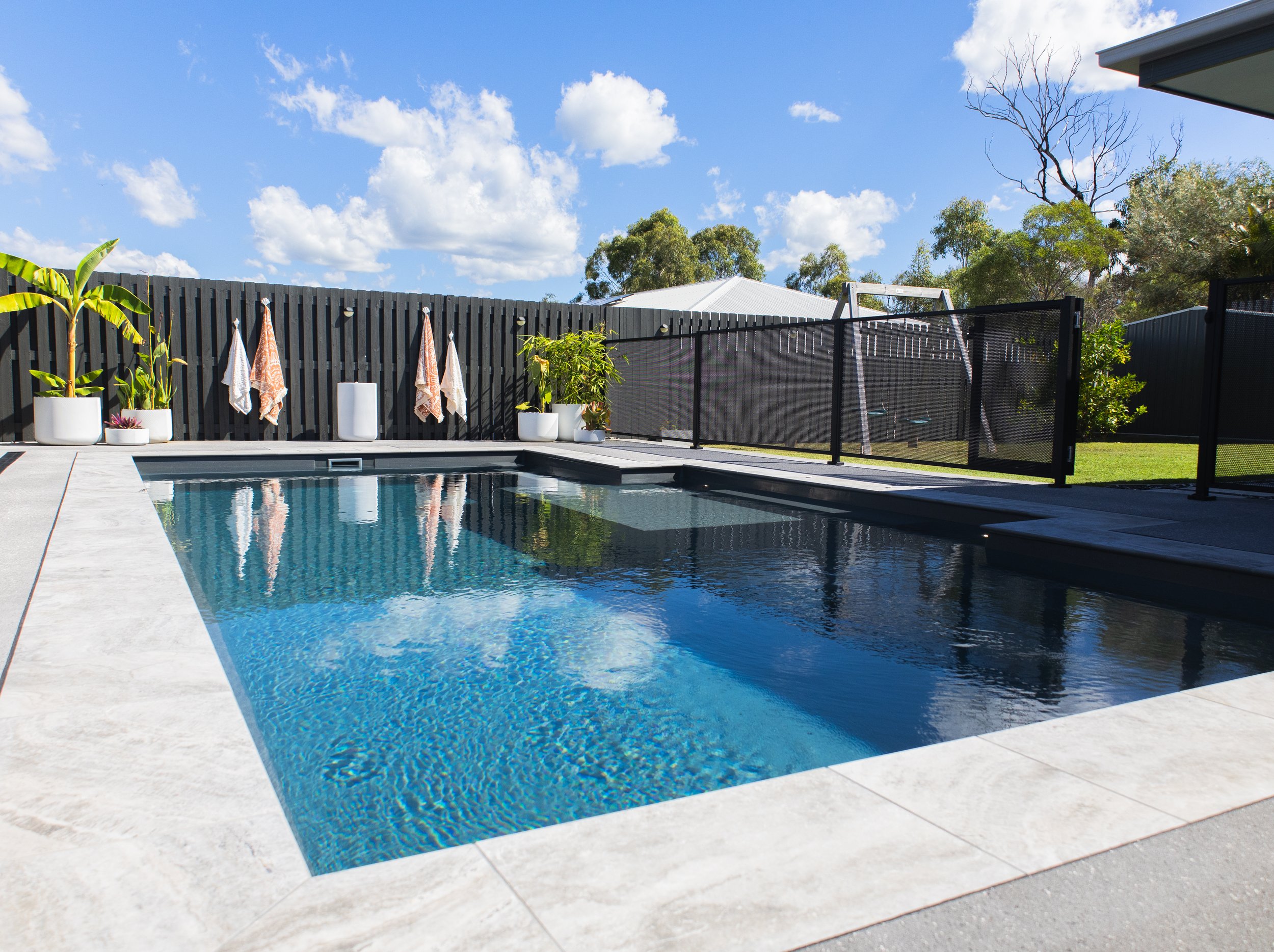 PIC NP AU The Eternal 8.20 Shadow NP Gladstone.jpg