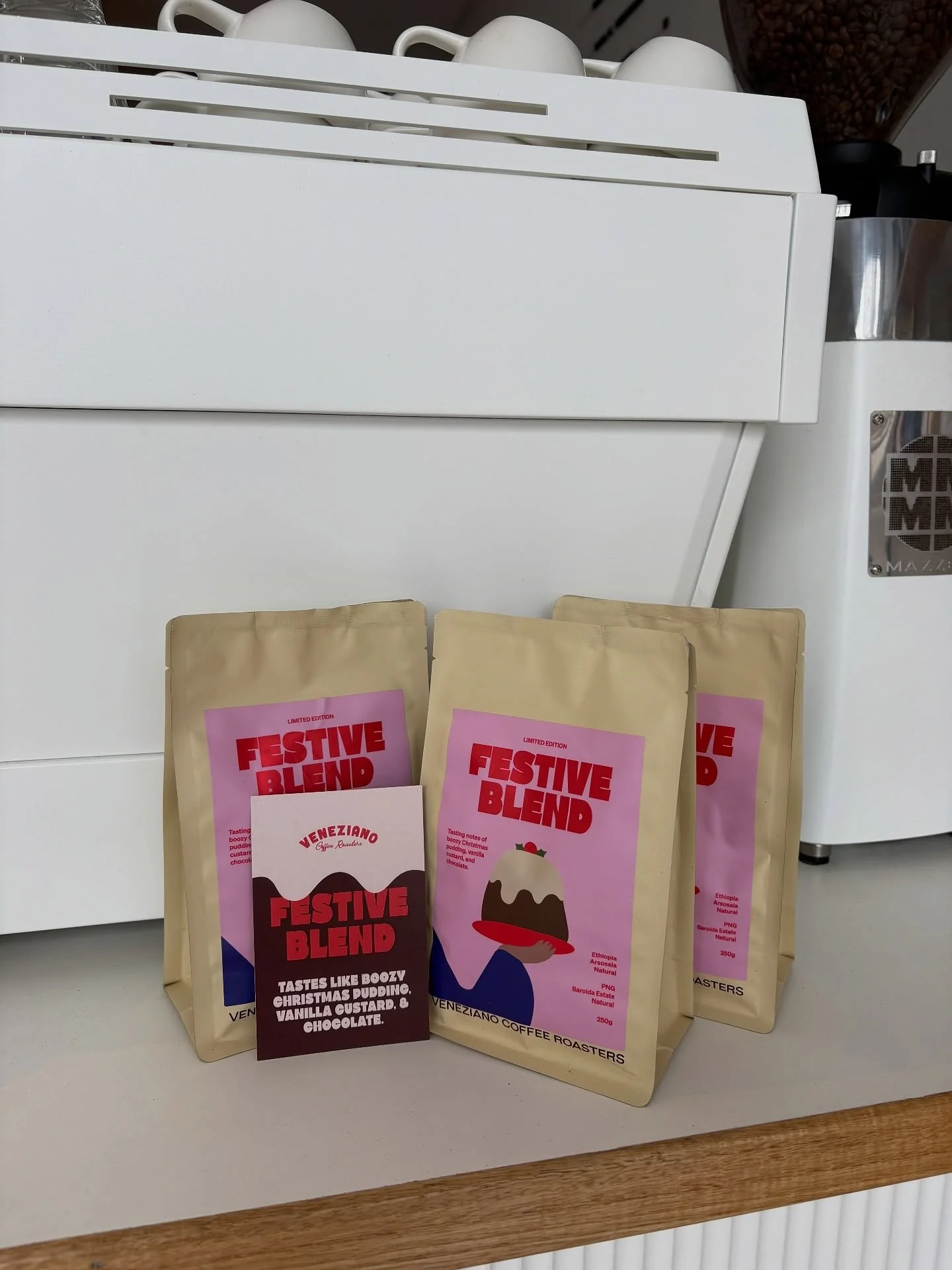 Christmas has come early 🎄

Limited edition festive blend 

tastes like christmas pudding, vanilla custard and chocolate 

Available in store until sold out 

#christmas #coffeebeans #blend #coffee