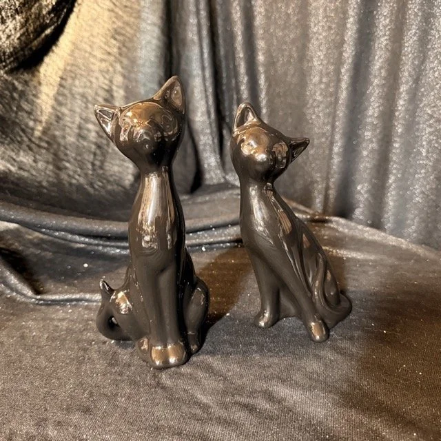 Velour & Vesper - The Fancy Cats