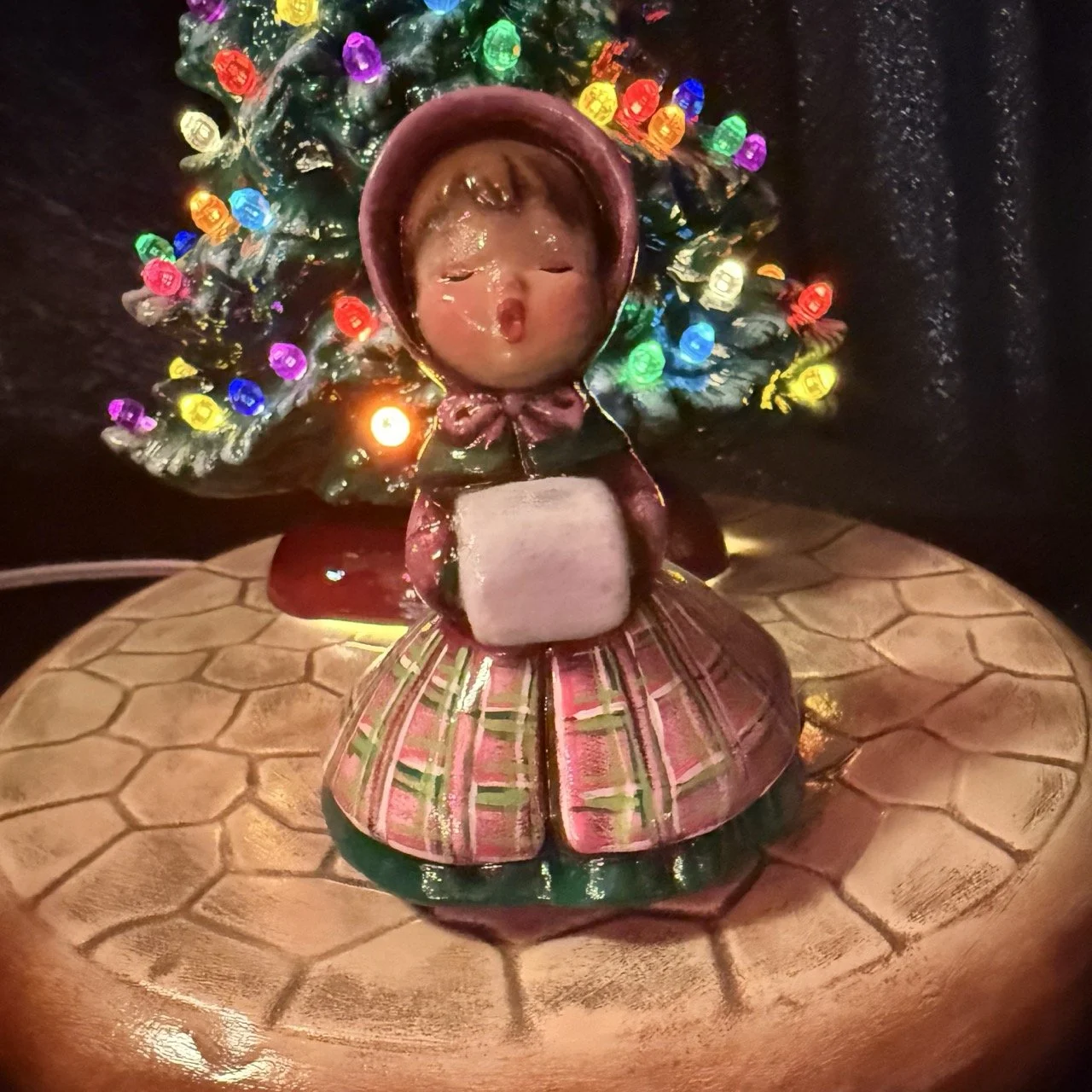 Carolers6.jpeg