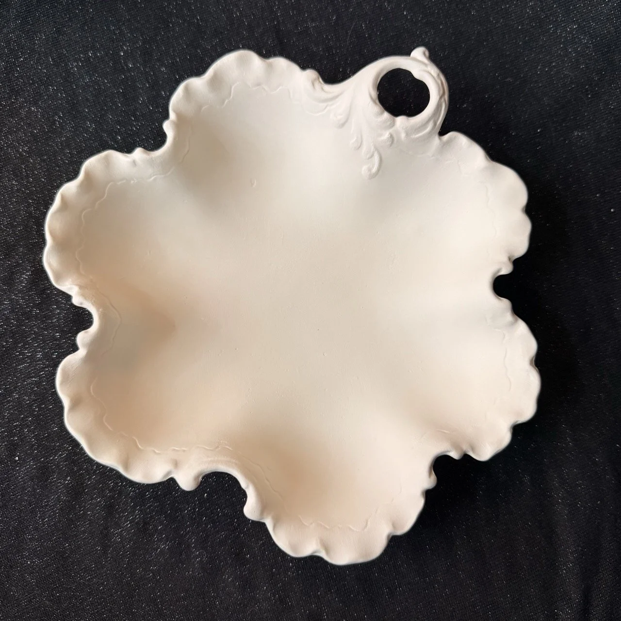 Ruffle Dish