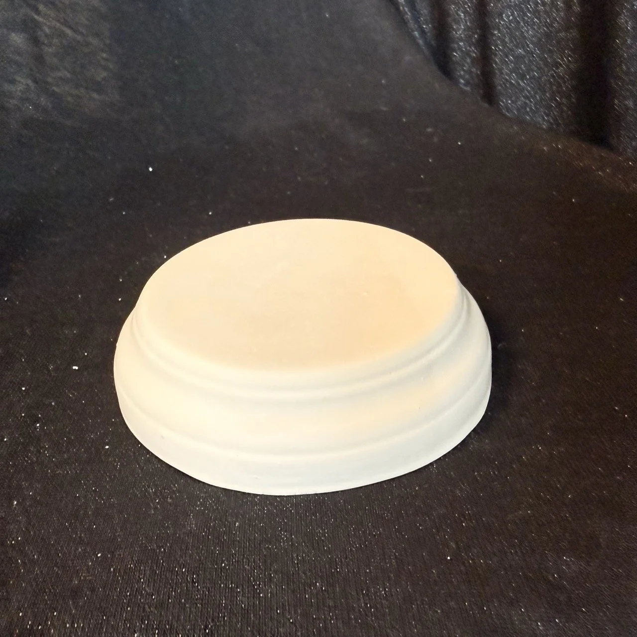 Medium Round Base