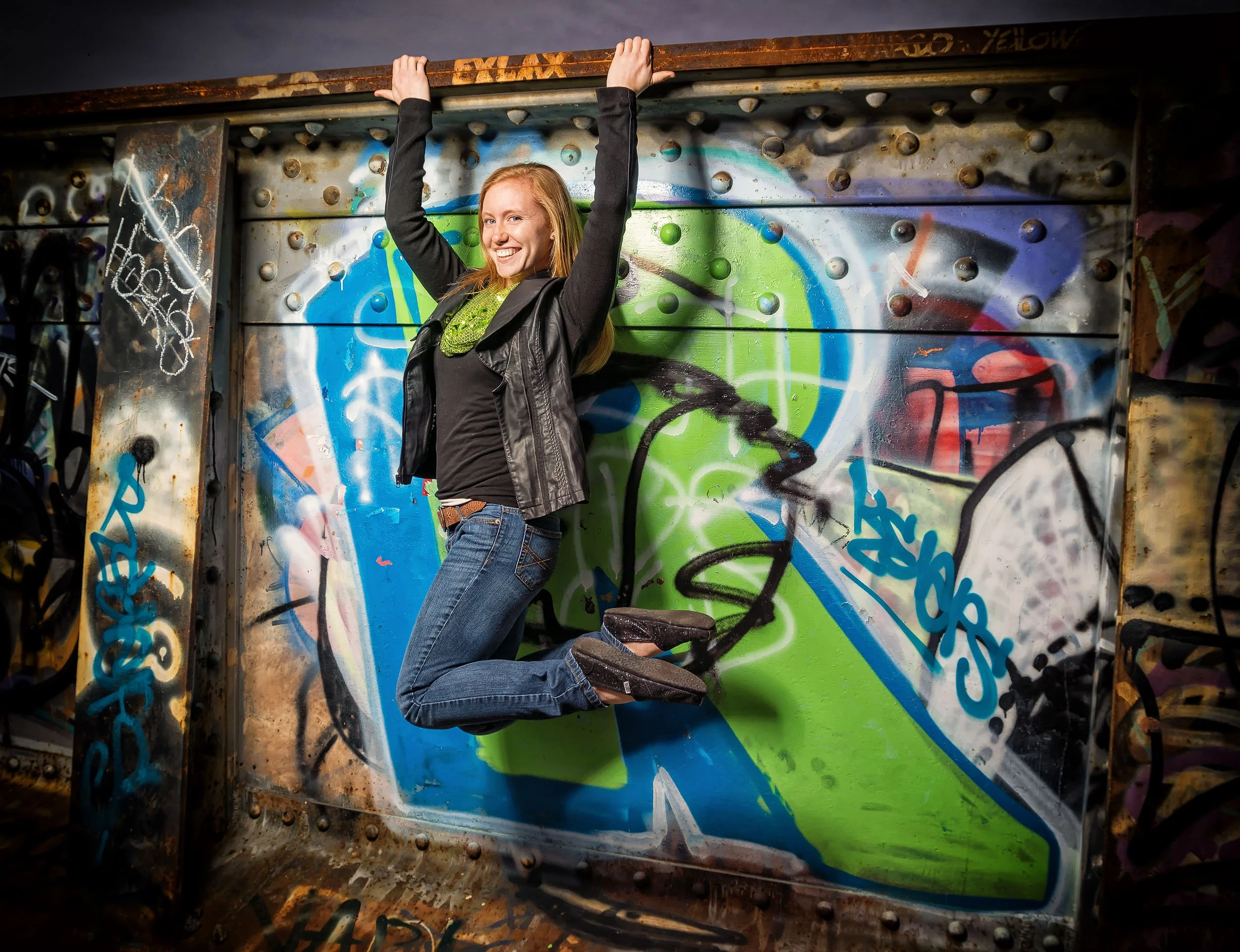 Jessica and Caitlin Senior Portaits 360-Edit.jpg