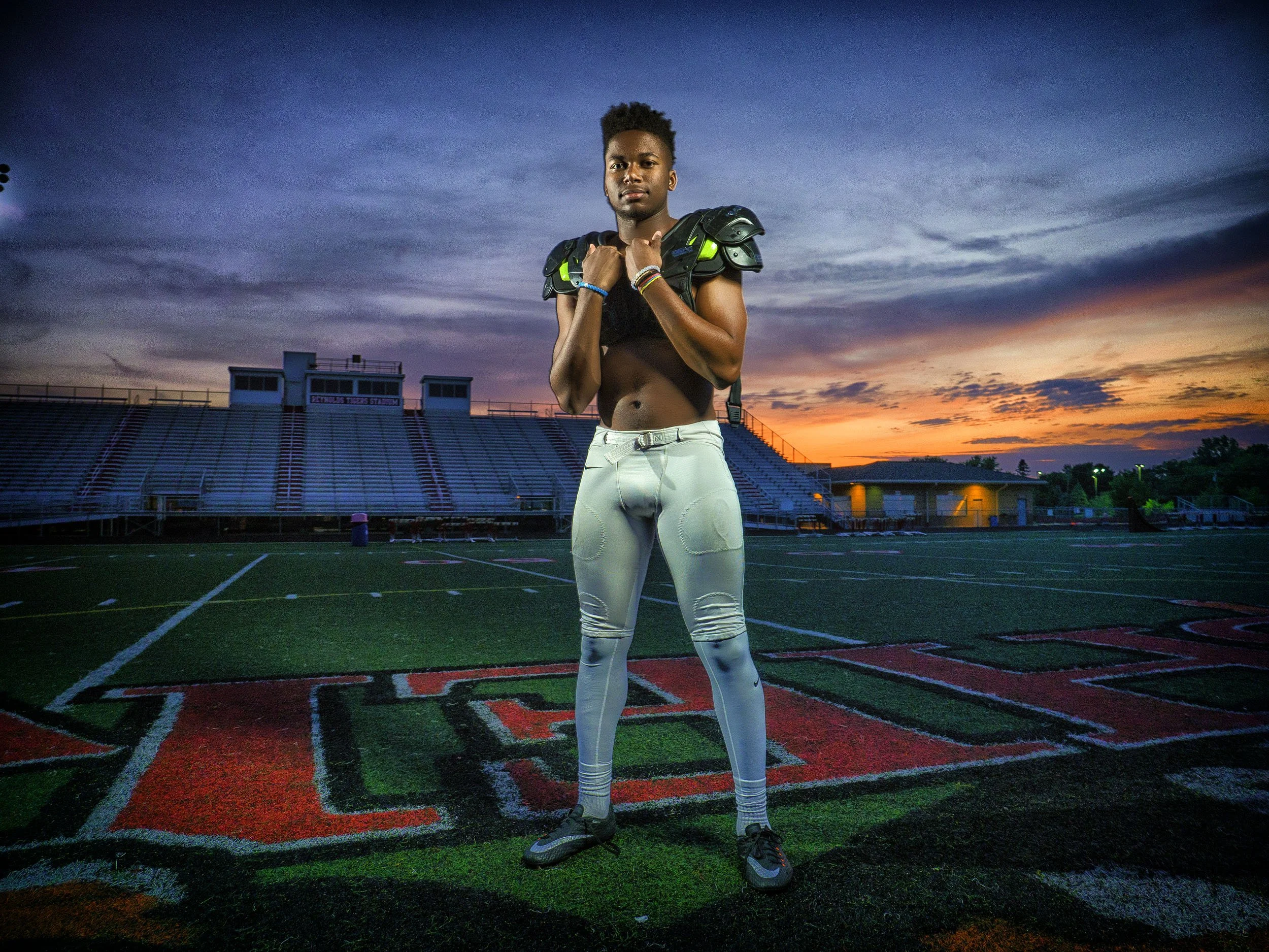 Darrius Senior Portaits Football-53-Edit.jpg