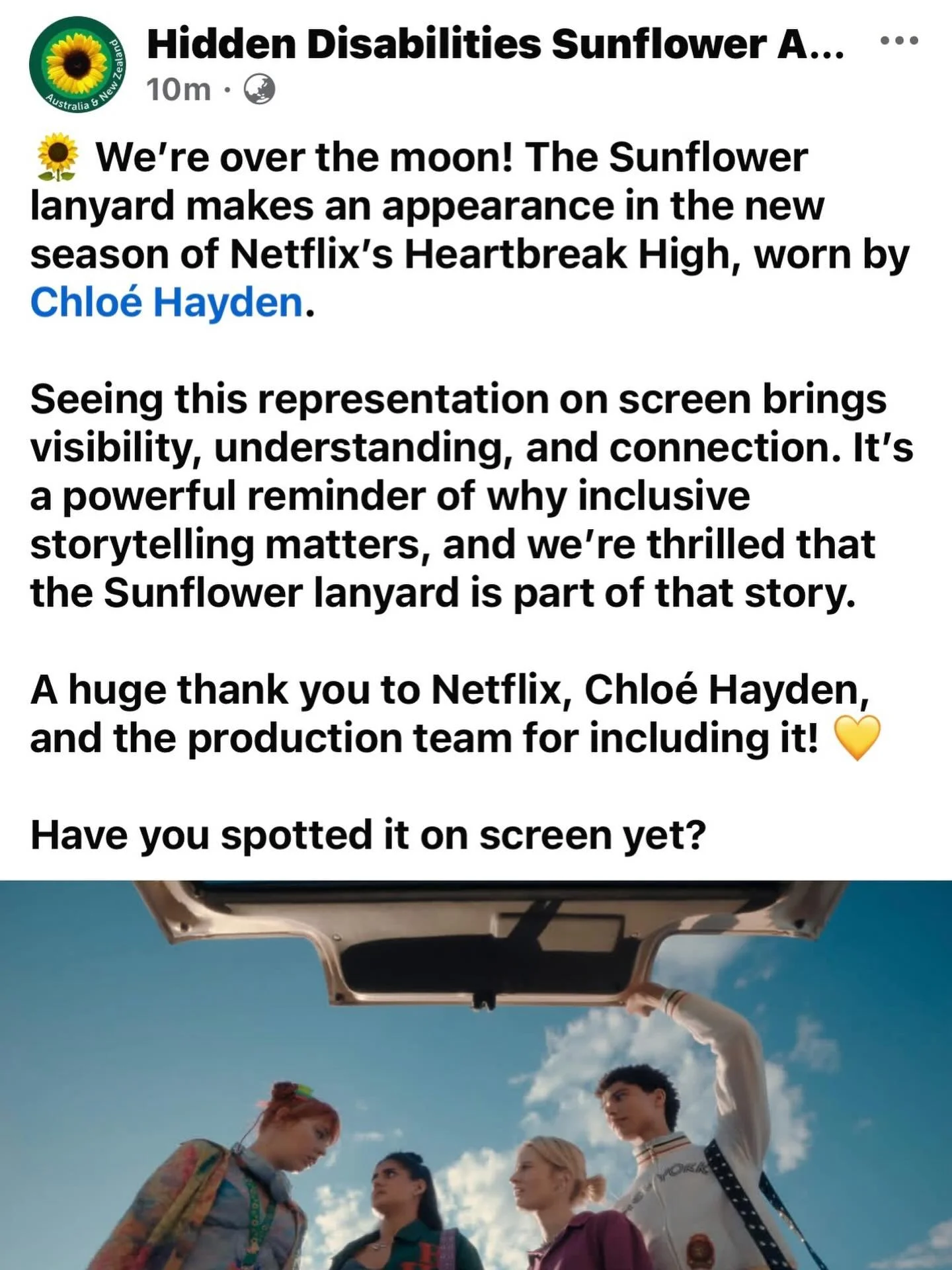 SO good to see the @hiddendisabilities_anz sunflower lanyard on Heartbreak High - let&rsquo;s normalise this kind of thing in the media 🫶🌻 
#heartbreakhigh #sunflowerlanyard #hiddendisabilities #netflix #chloehayden