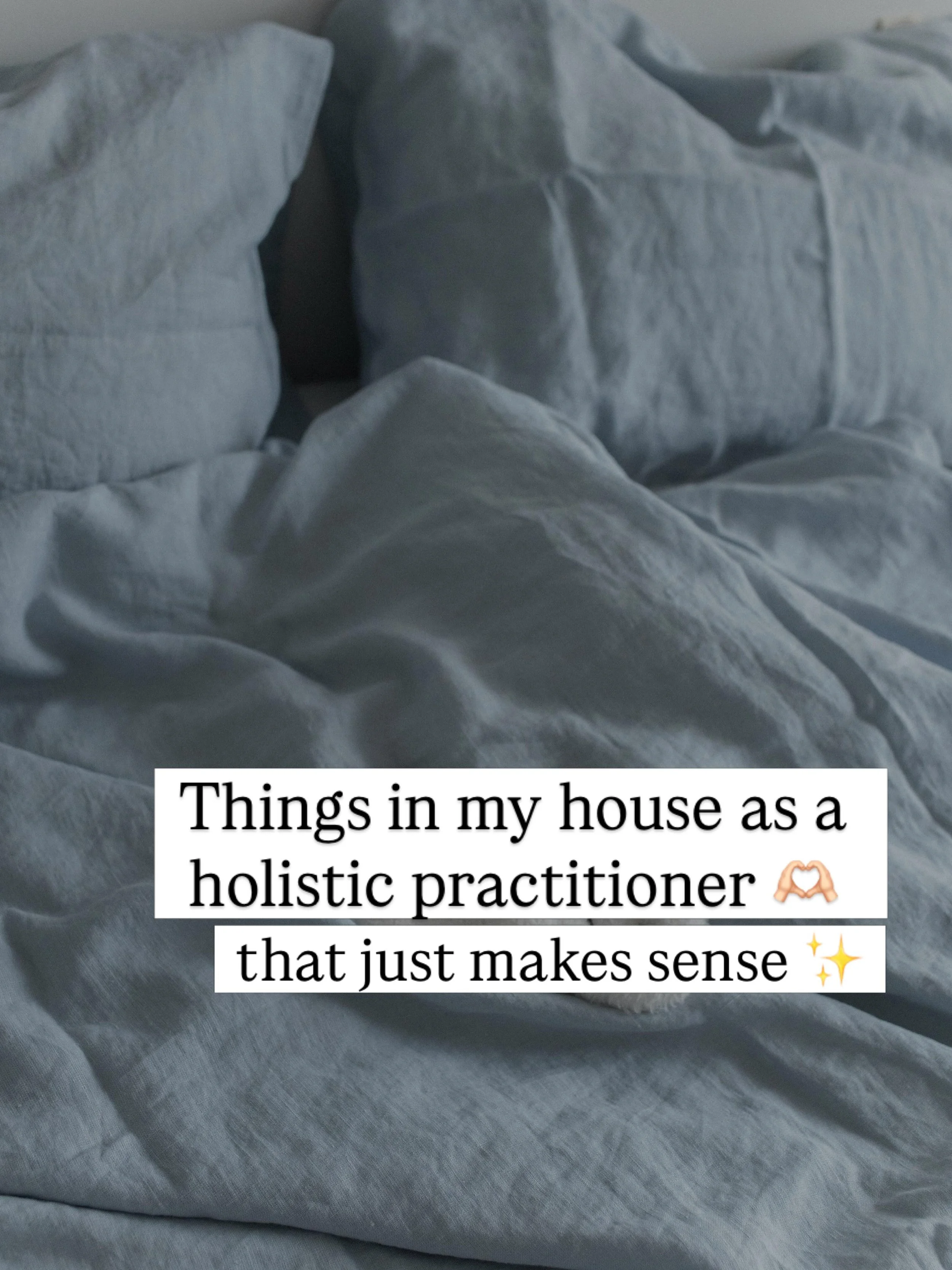 Things in my house as a holistic practitioner that just makes sense ✨

1. Red light at night in the bathroom &amp; bedroom 
2. @doterraaus essential oils for natural fragrance 
3. @thankyouaus body wash &amp; @biotyspa body oil (the best) 
4. @tomorg