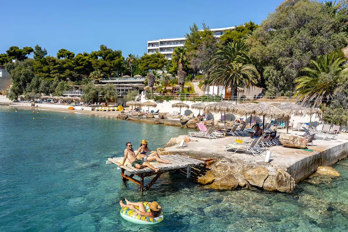 GREASAR-club-marmara-king-saron-plage-couple-sejour-grece-tui.png
