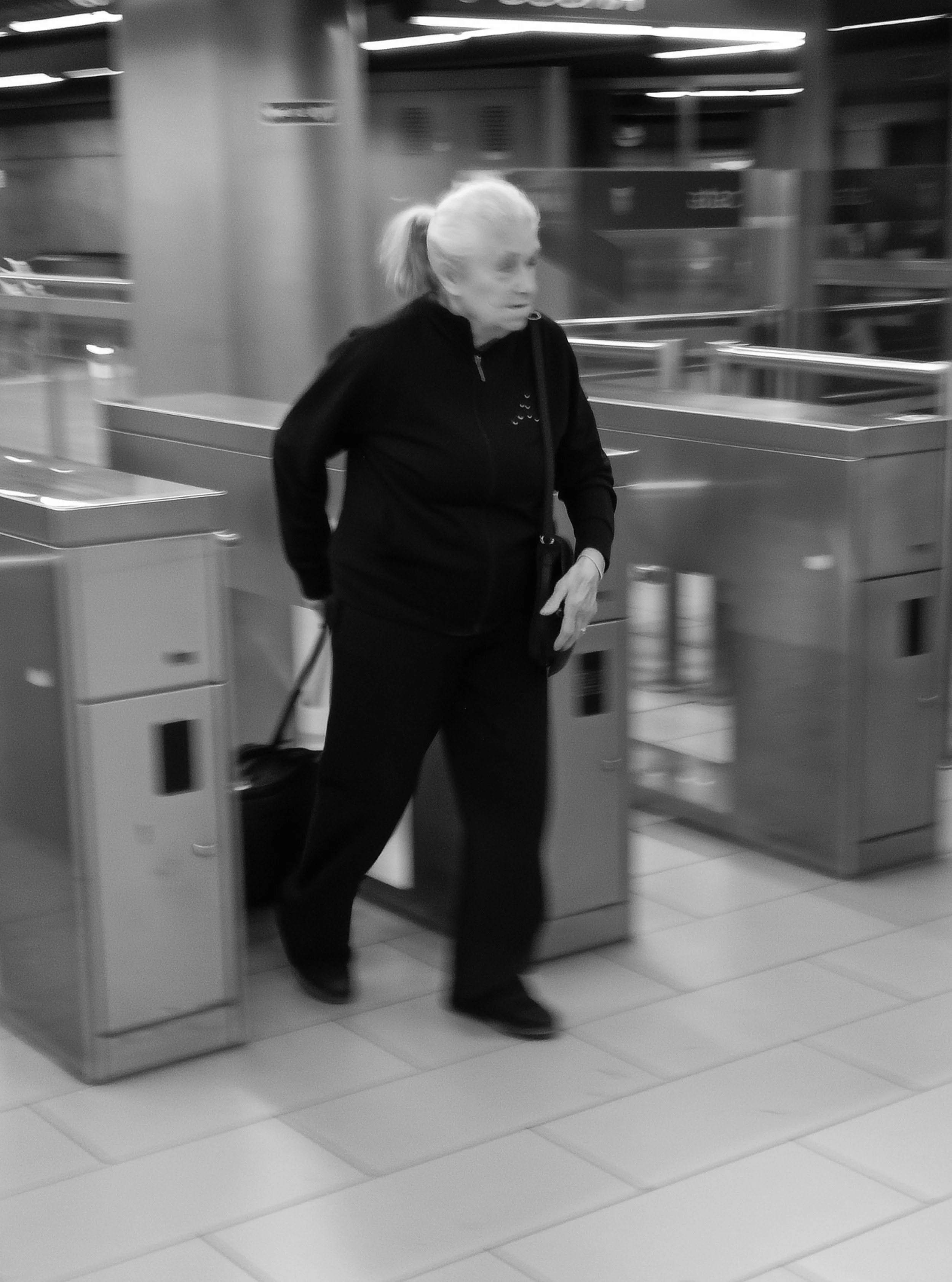 Islands in the Subway n. 27 #islandsinthesubway #davideborowski #streetphotography #bnw #blackandwhitephotography #subwayphotography #metro #urbanloneliness #urbanpoetry #cinematicphotography #noirphotography #moodygrams #streetleaks #everydayeverywh