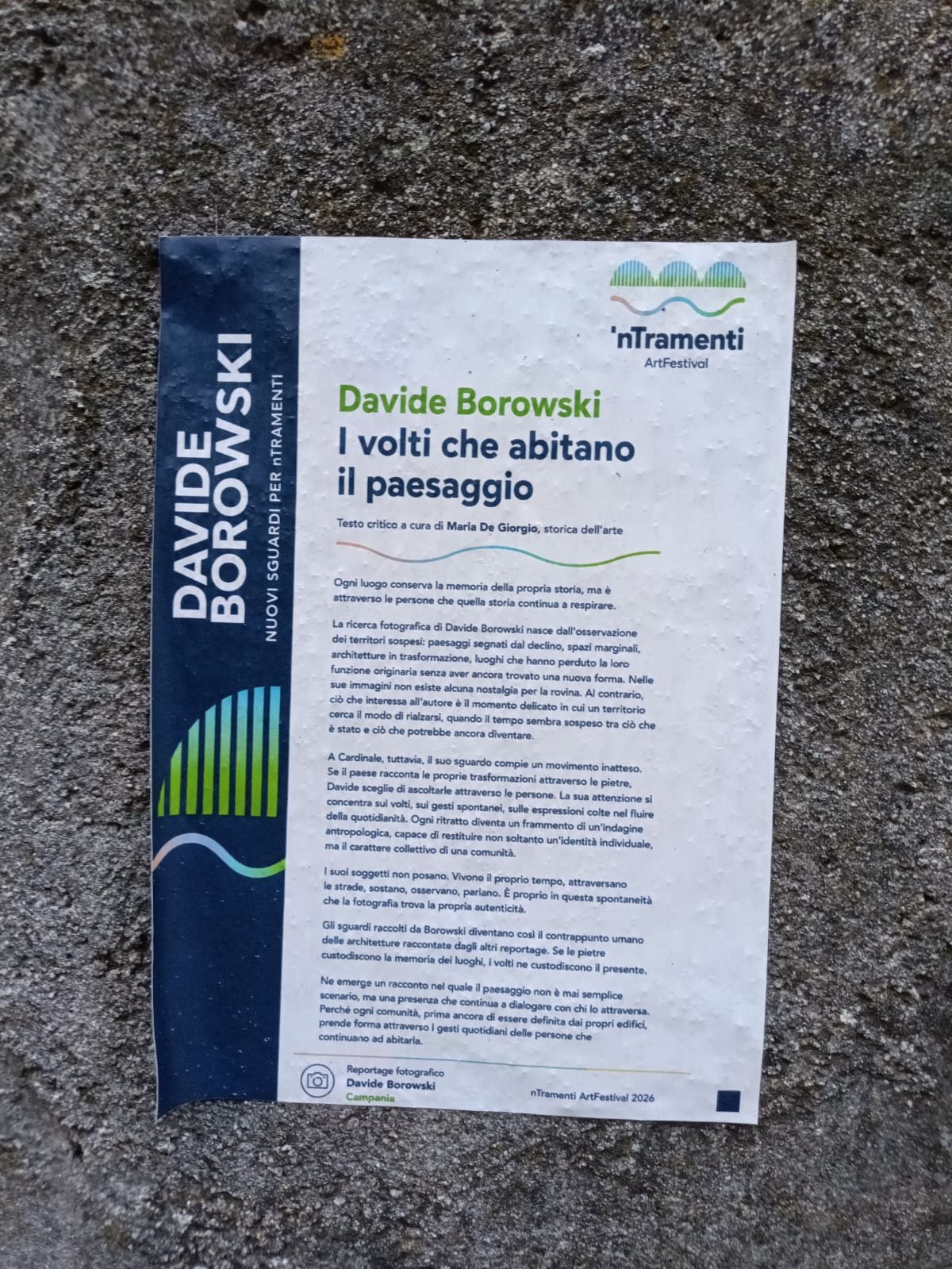 Davide Borowski fotografa volti che abitano il paesaggio