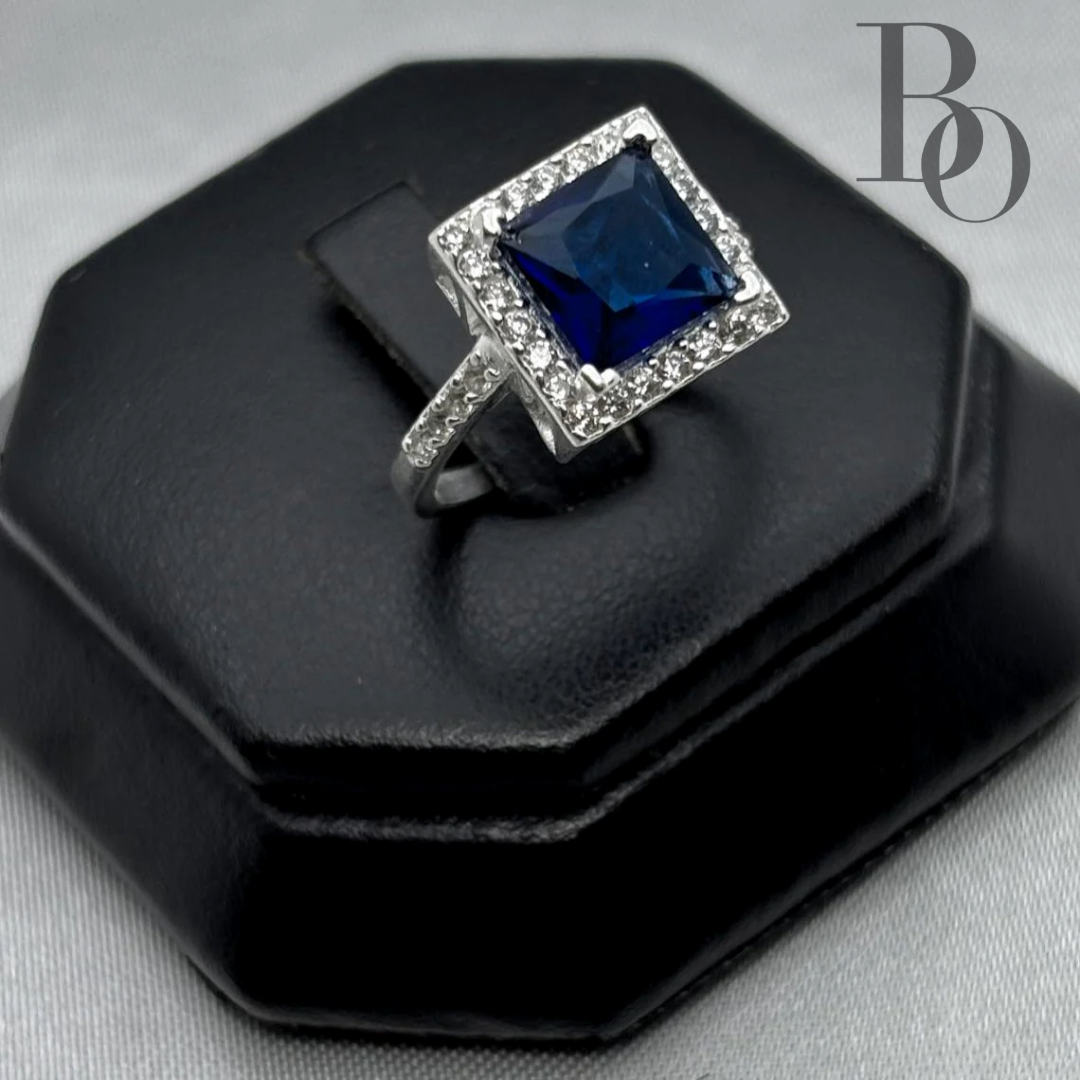 Anillo Cuadrado Con Zirconia Plata