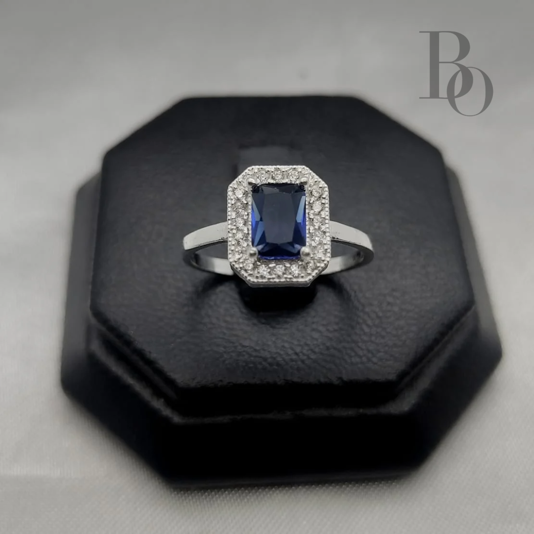 Anillo Solitario Piedra Zirconia Cuadrada Central Plata