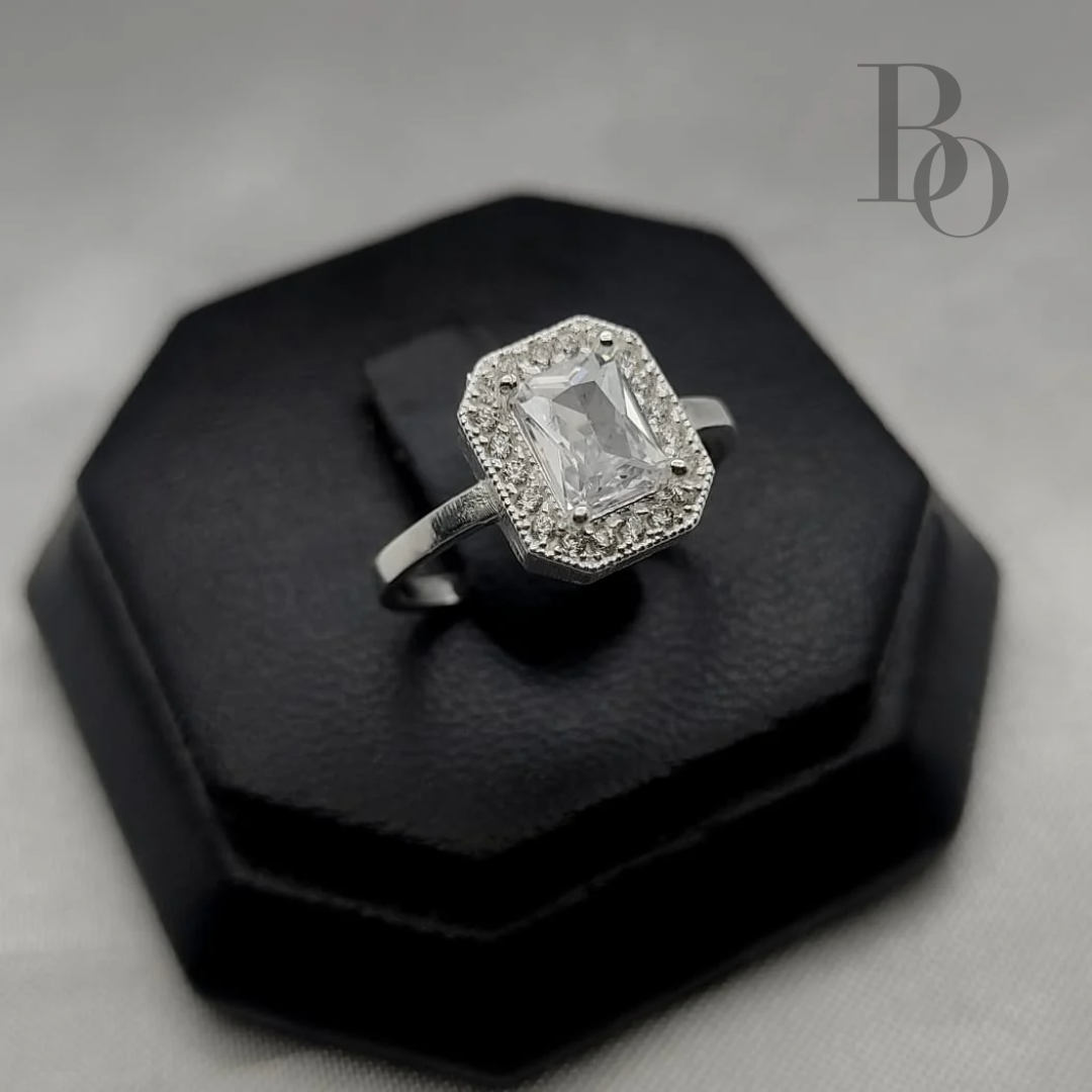 Anillo Solitario Piedra Zirconia Cuadrada Central Plata