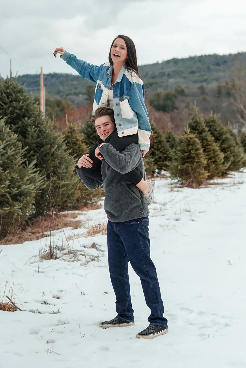 Capture the Magic: 2026 Holiday Mini Sessions at Elysian Hills Tree Farm in Dummerston, VT
