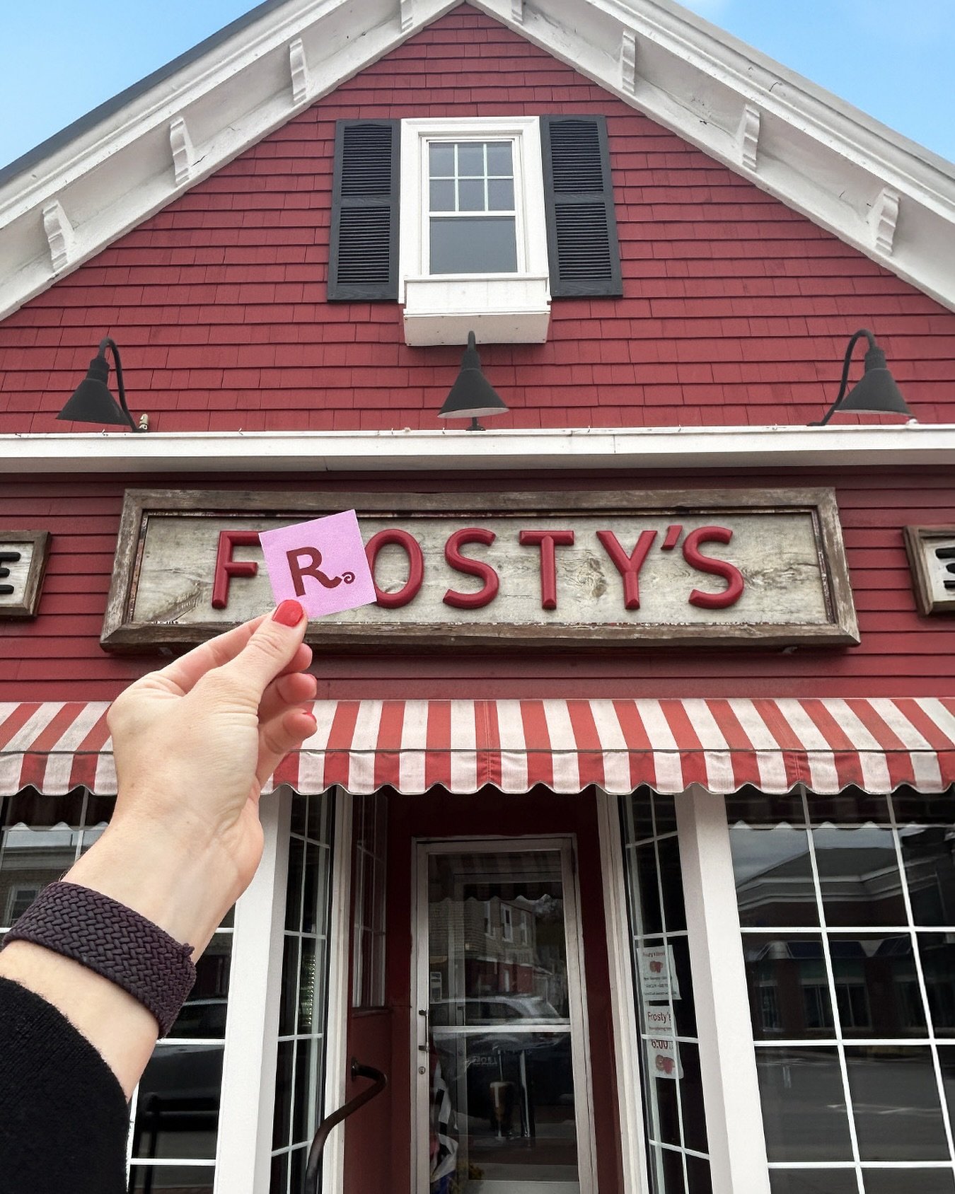 We fit right in. Dontcha think @frostysdonutsmaine ? 😘