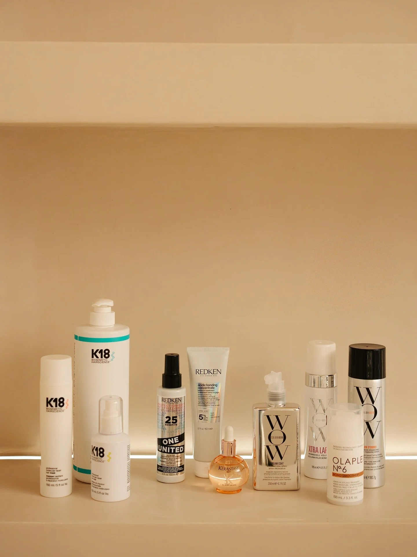 EN | Did you know that our salon doesn&rsquo;t represent any specific brand? We believe in high-quality formulas and outstanding results. Together, we provide the finest care for your hair.

PT | Sabia que n&atilde;o representamos nenhuma marca espec