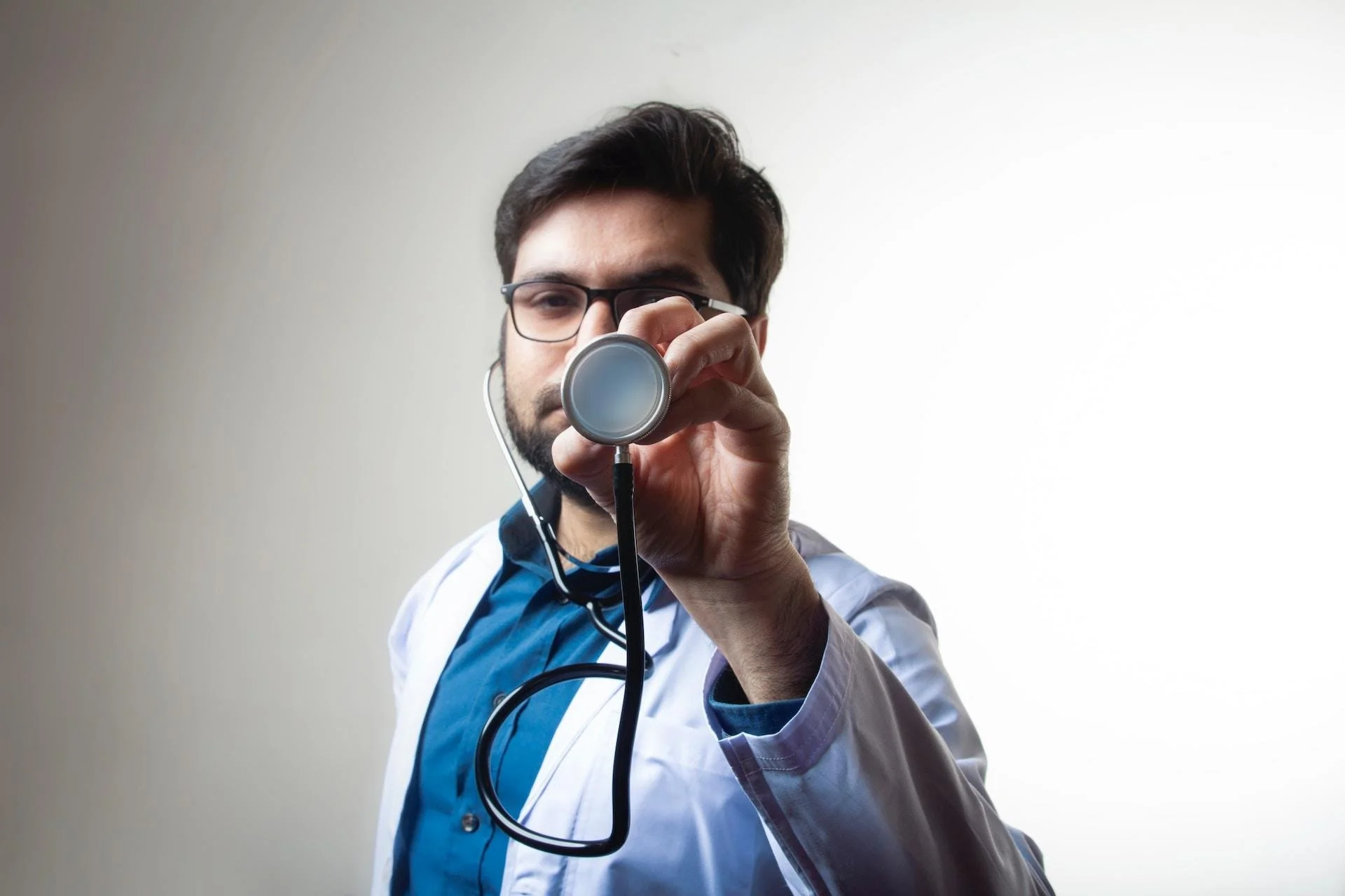 Whitecoat Finance This Week: AHPRA Reforms, Equipment Timing Before the June Write-Off and Clinic Rate Strategy (2026)
