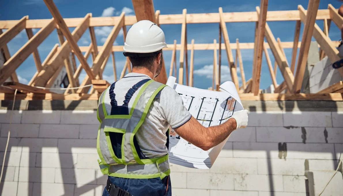 Builder Drawdown Costs in Dev Finance (2026)