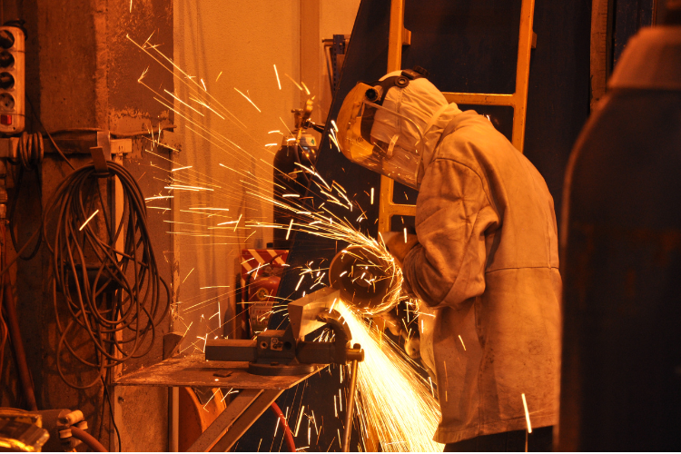 Factory Premises Finance: Green Flags and Red Flags for Manufacturers
